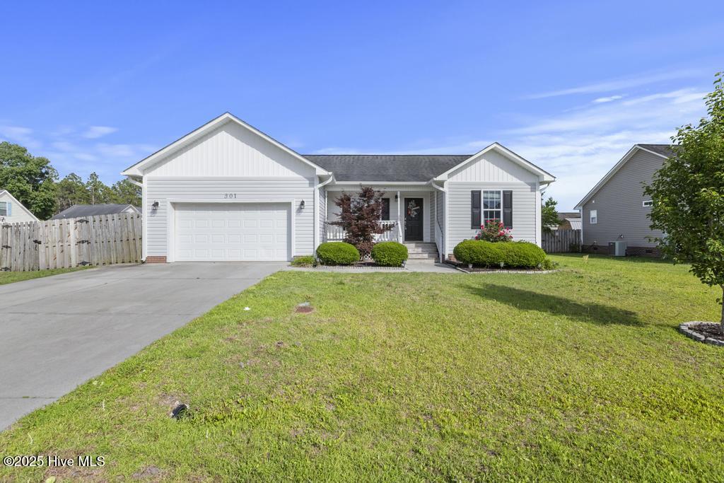 301 Pine Ridge Lane, Holly Ridge, NC 28445