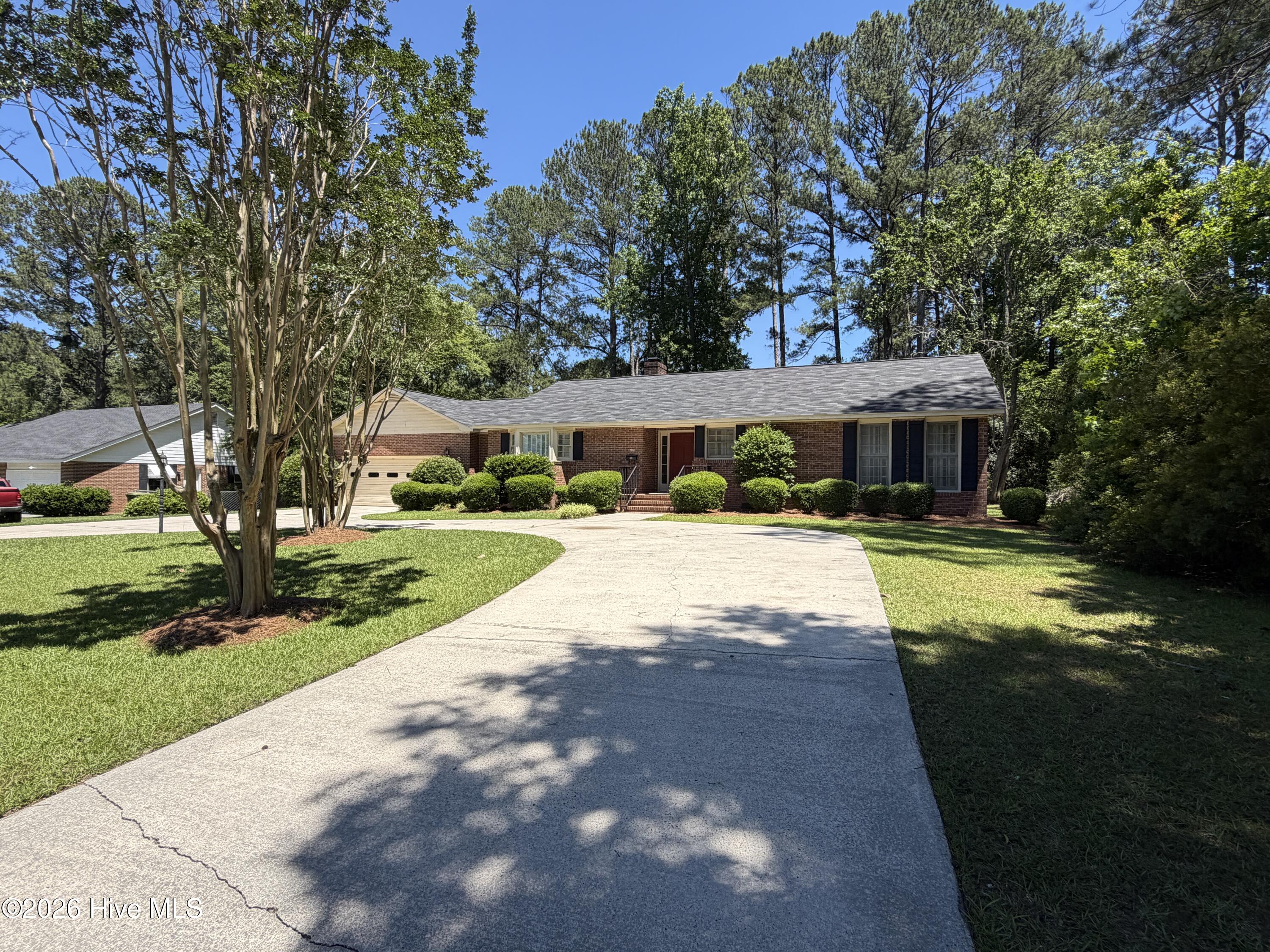 683 Chestnut Drive — photo