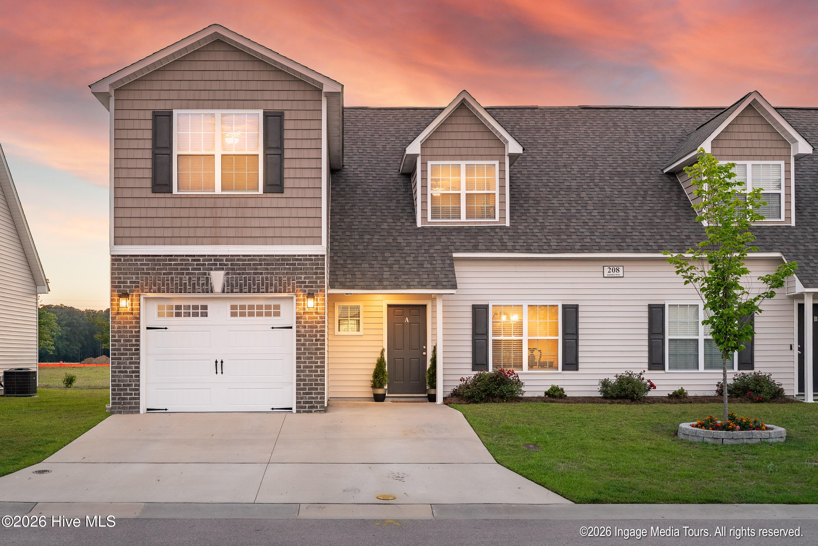 208 Leines Way a — photo