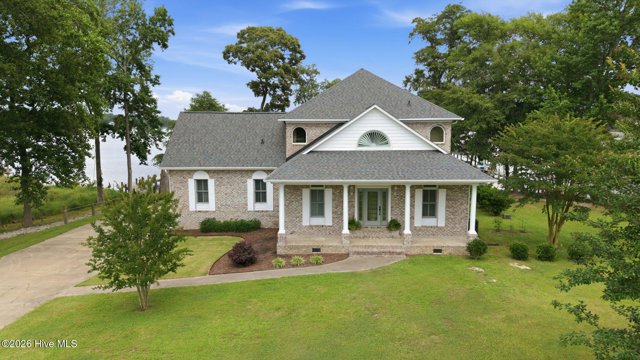 121 Sabre Point Drive — photo