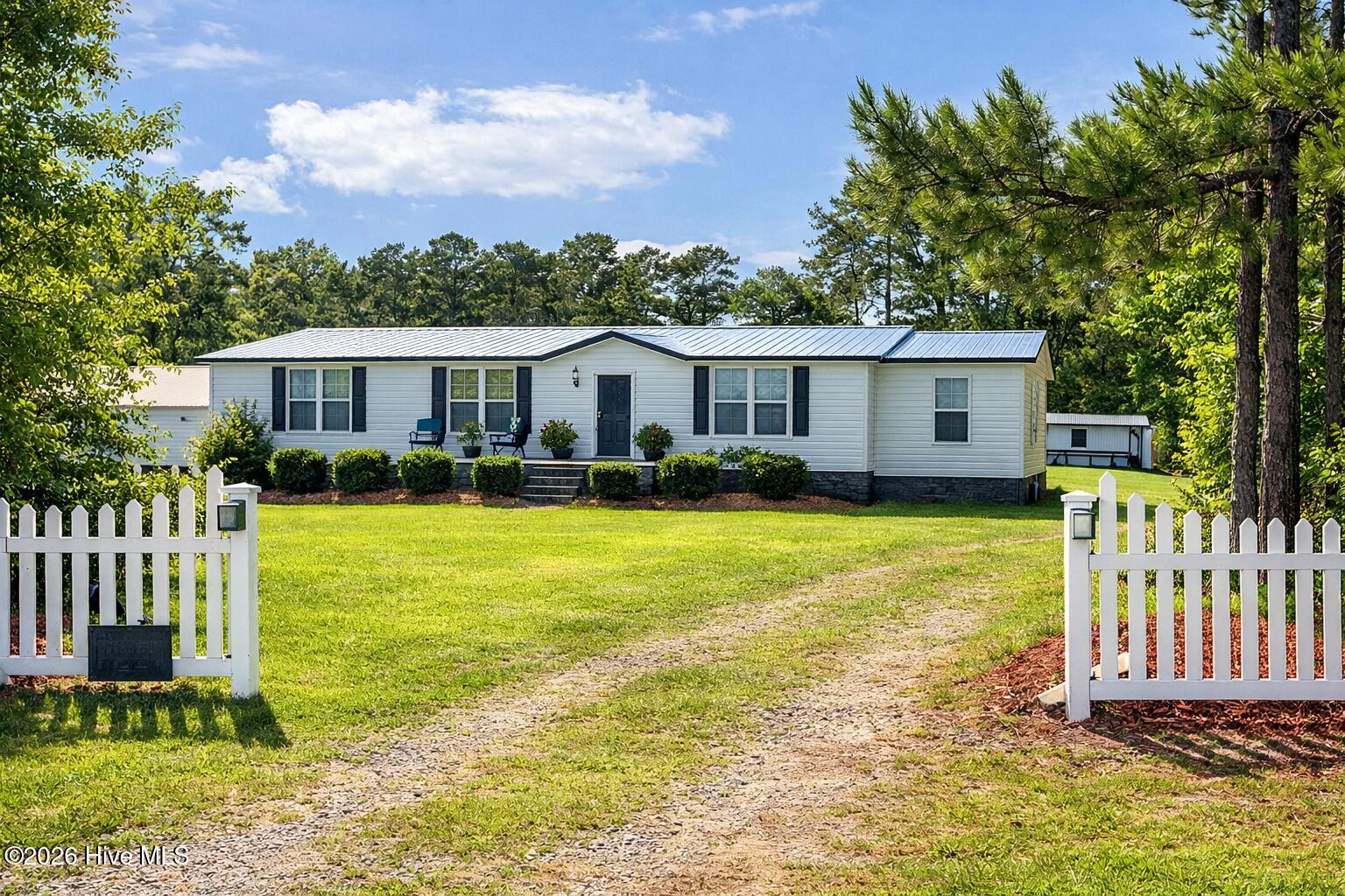 108 Lee Court — photo