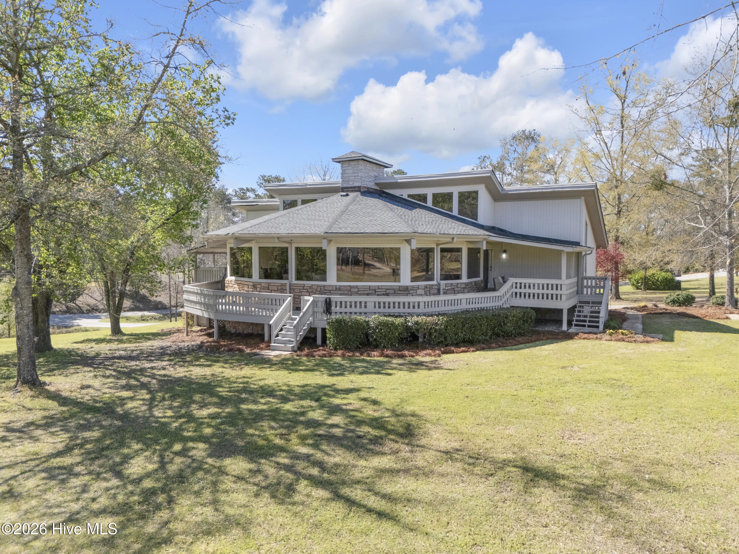 401 S Lake Drive — photo