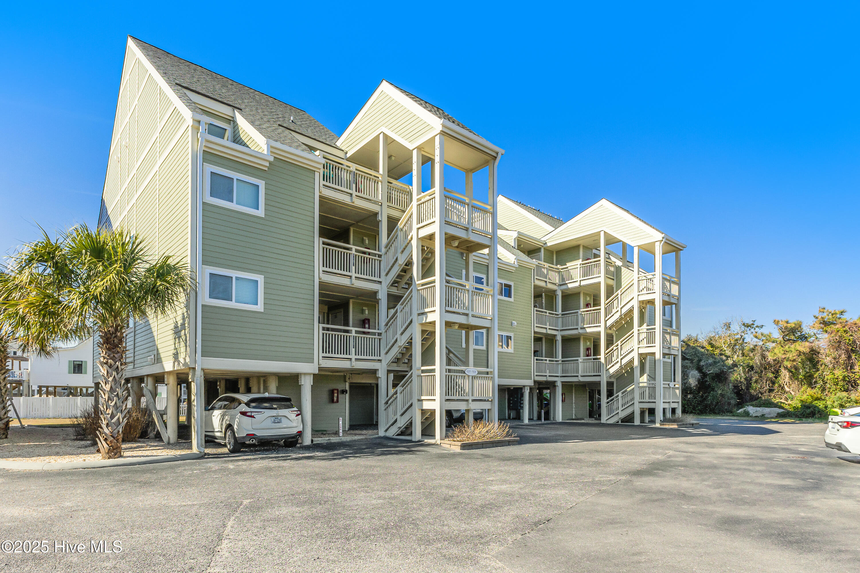 1000 Caswell Beach Road 1605 — photo