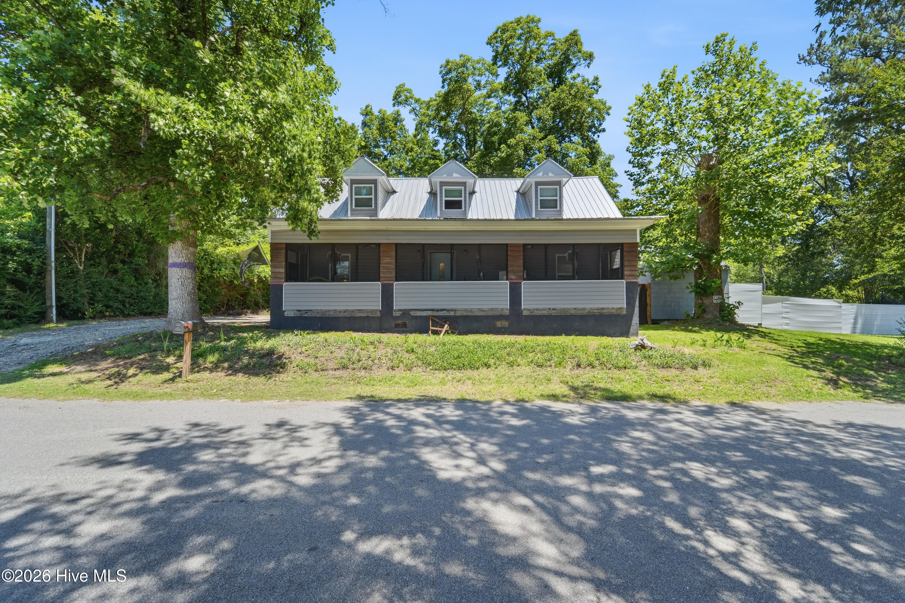 105 E Trent Street — photo