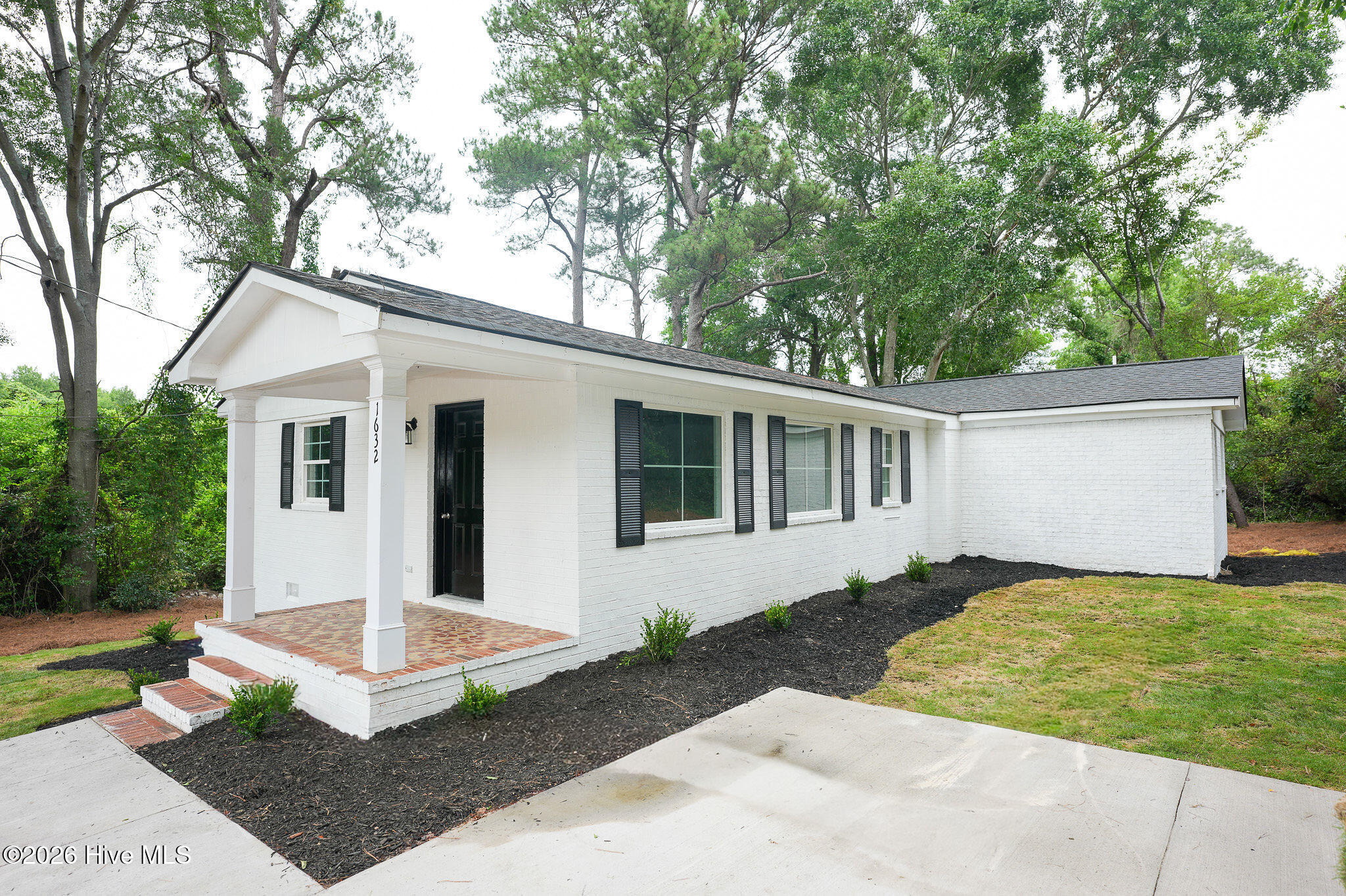 1632 Harvey Drive — photo