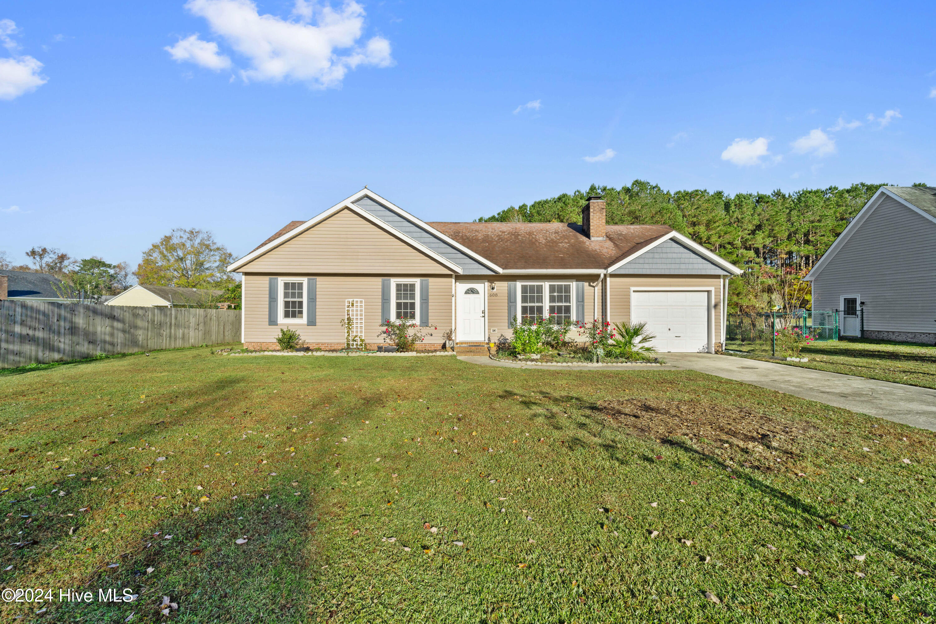 608 Mallard Drive — photo