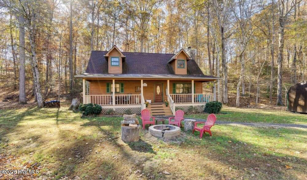 725 Country Lane — photo
