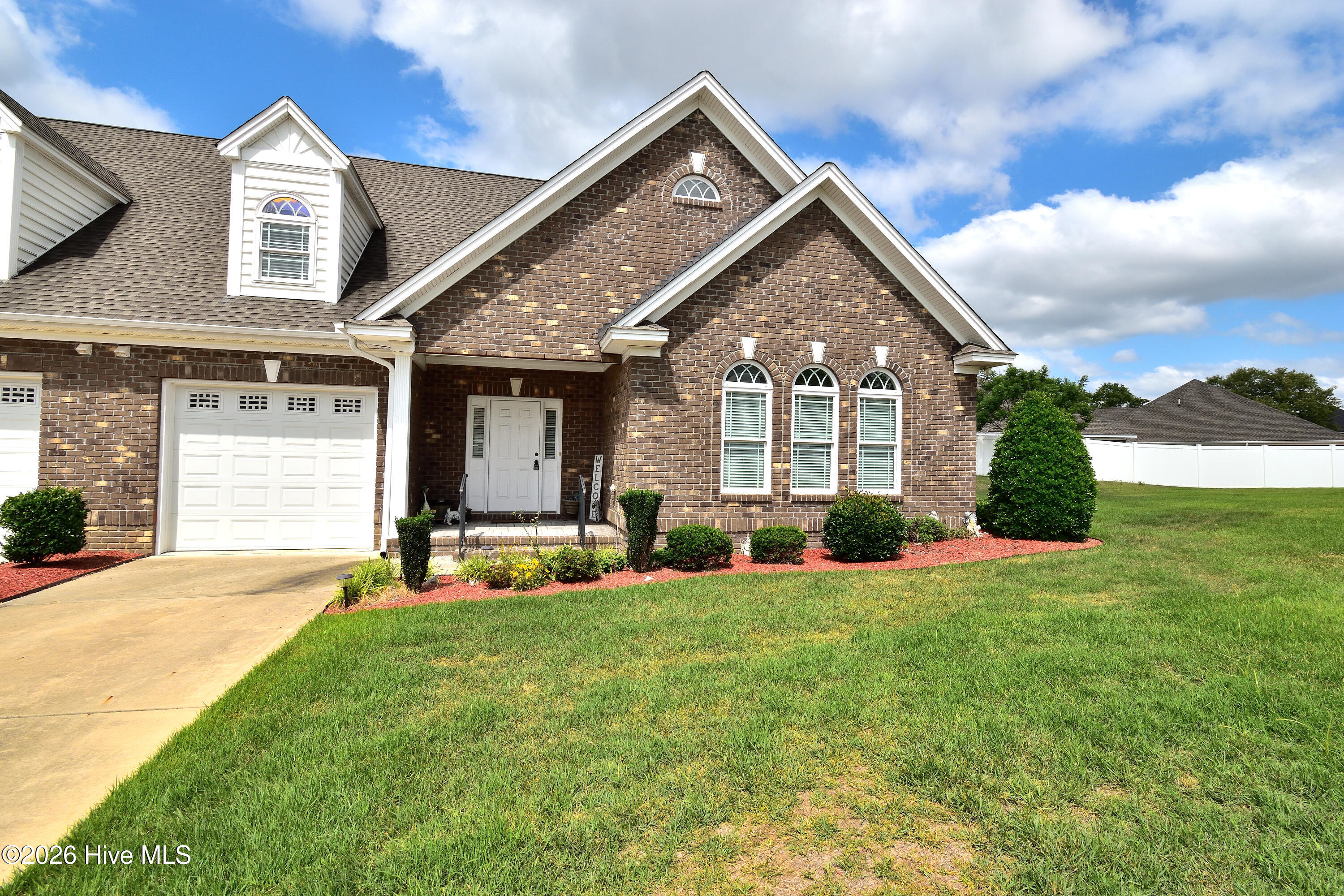 140 Bridgeport Court — photo