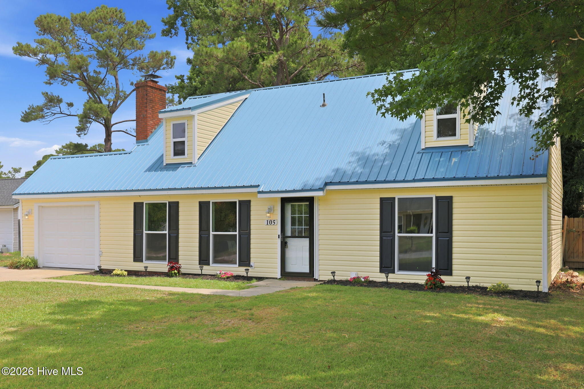 105 Woodside Court — photo