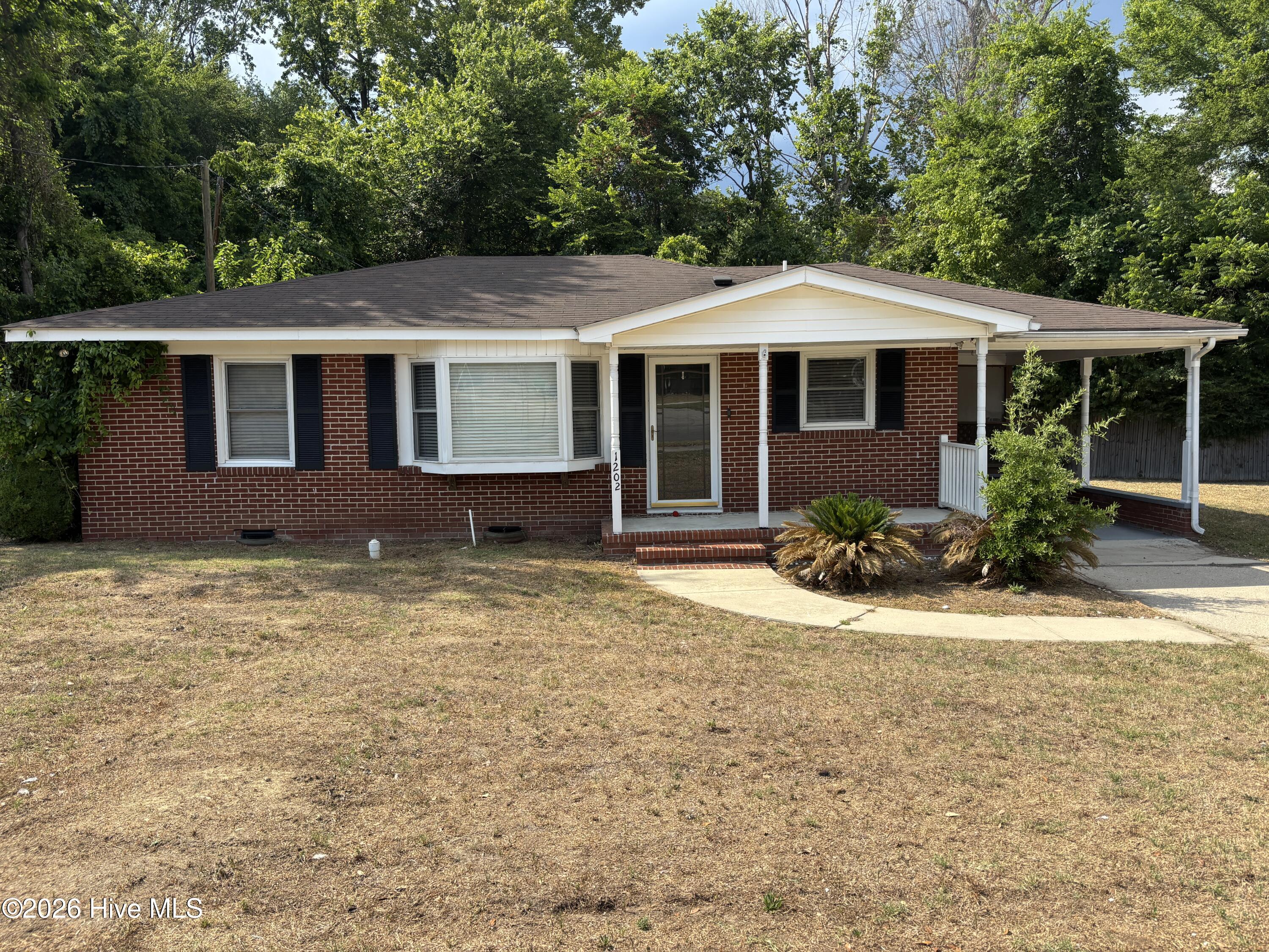 1202 W Howard Avenue — photo