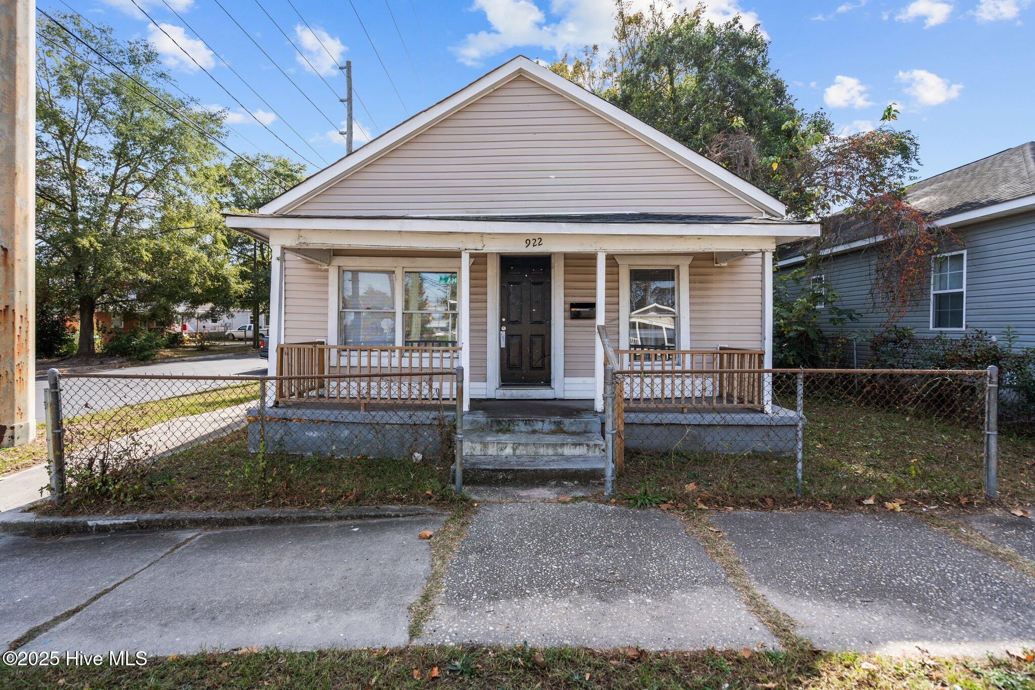 922 Dock Street — photo