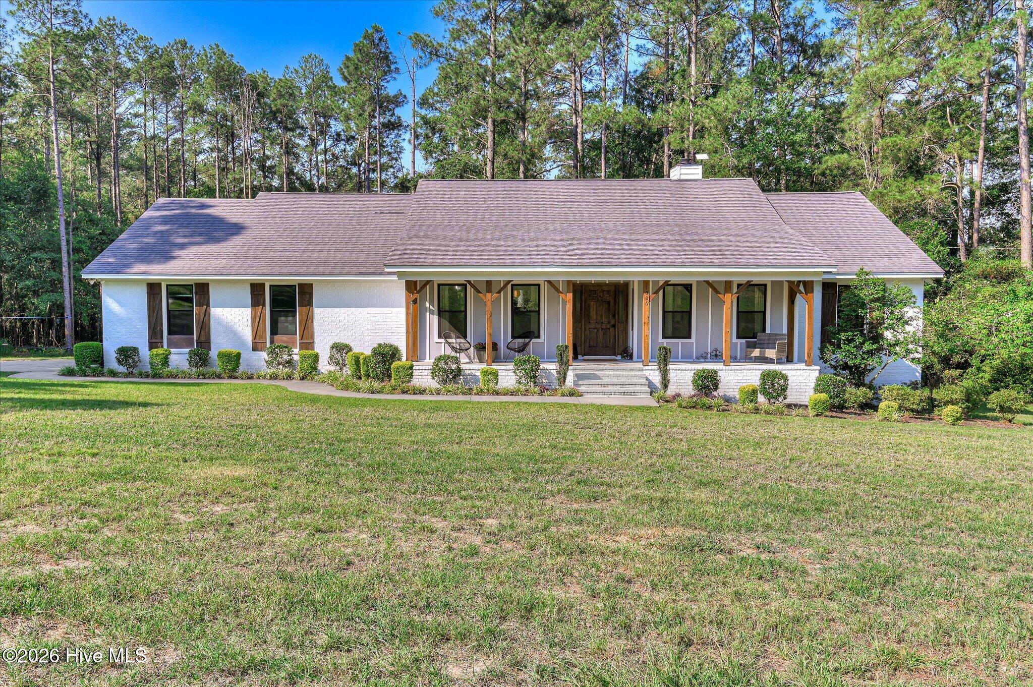 1006 Tamarack Drive — photo
