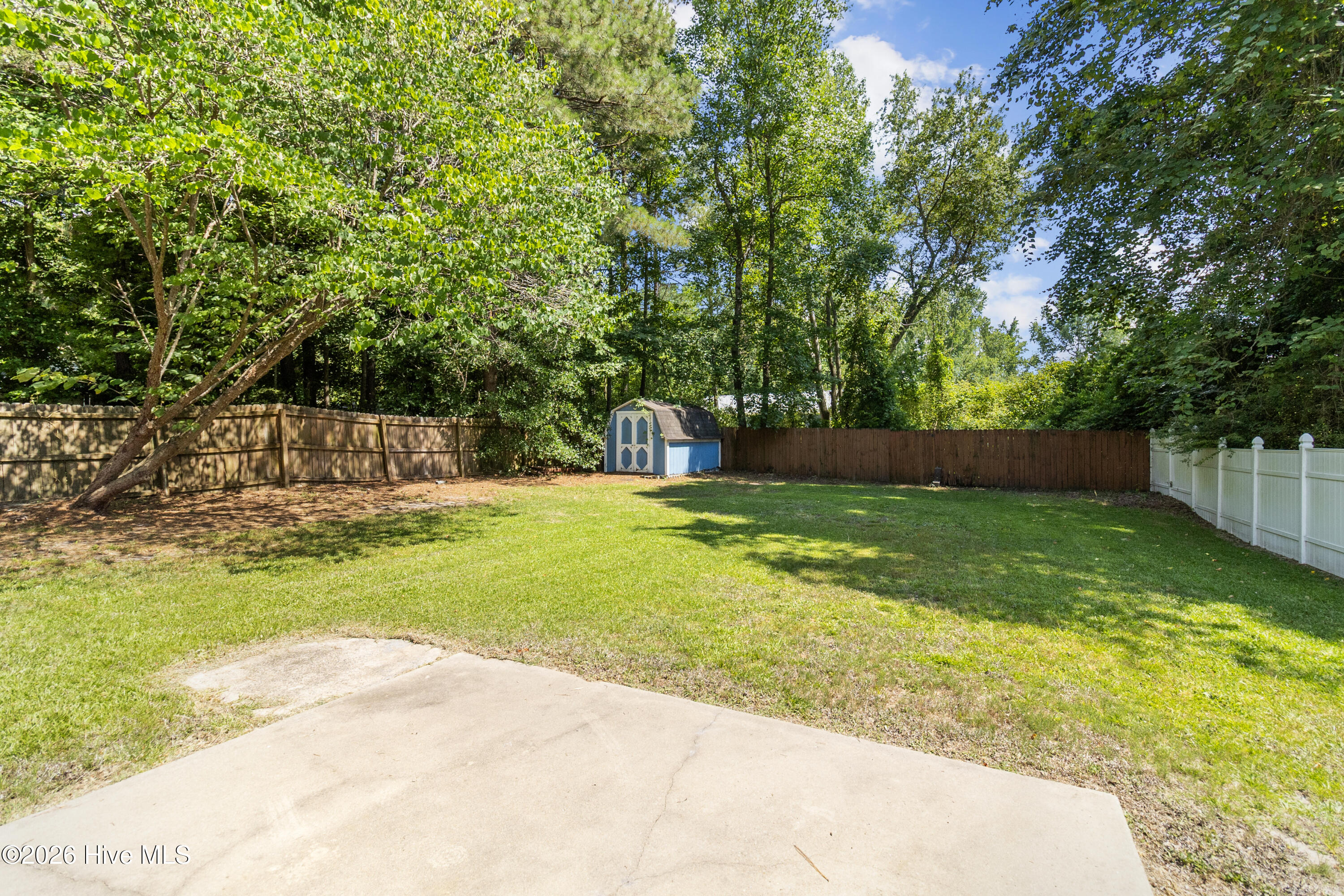 60 Hunters Way — photo