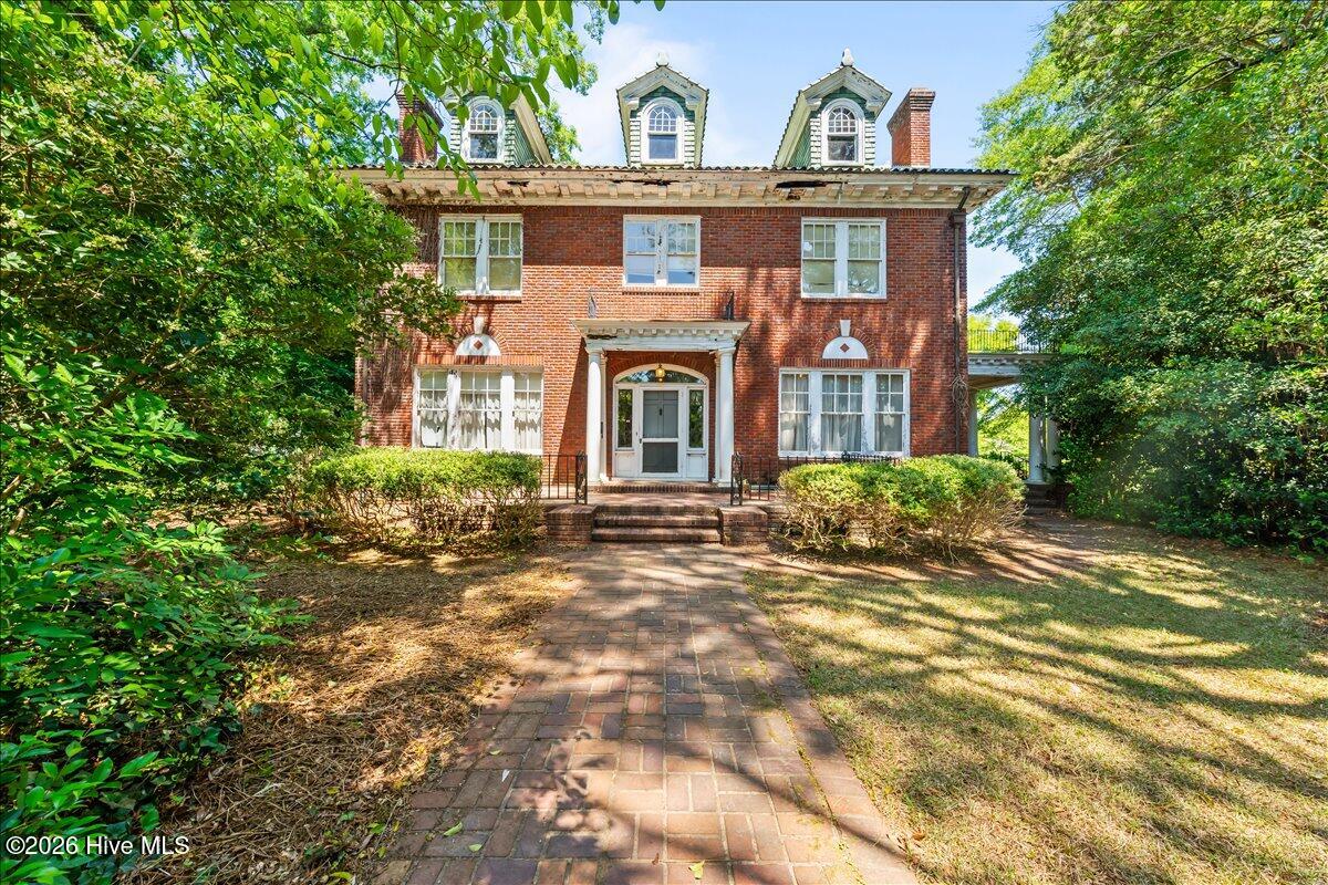 807 Fayetteville Road — photo