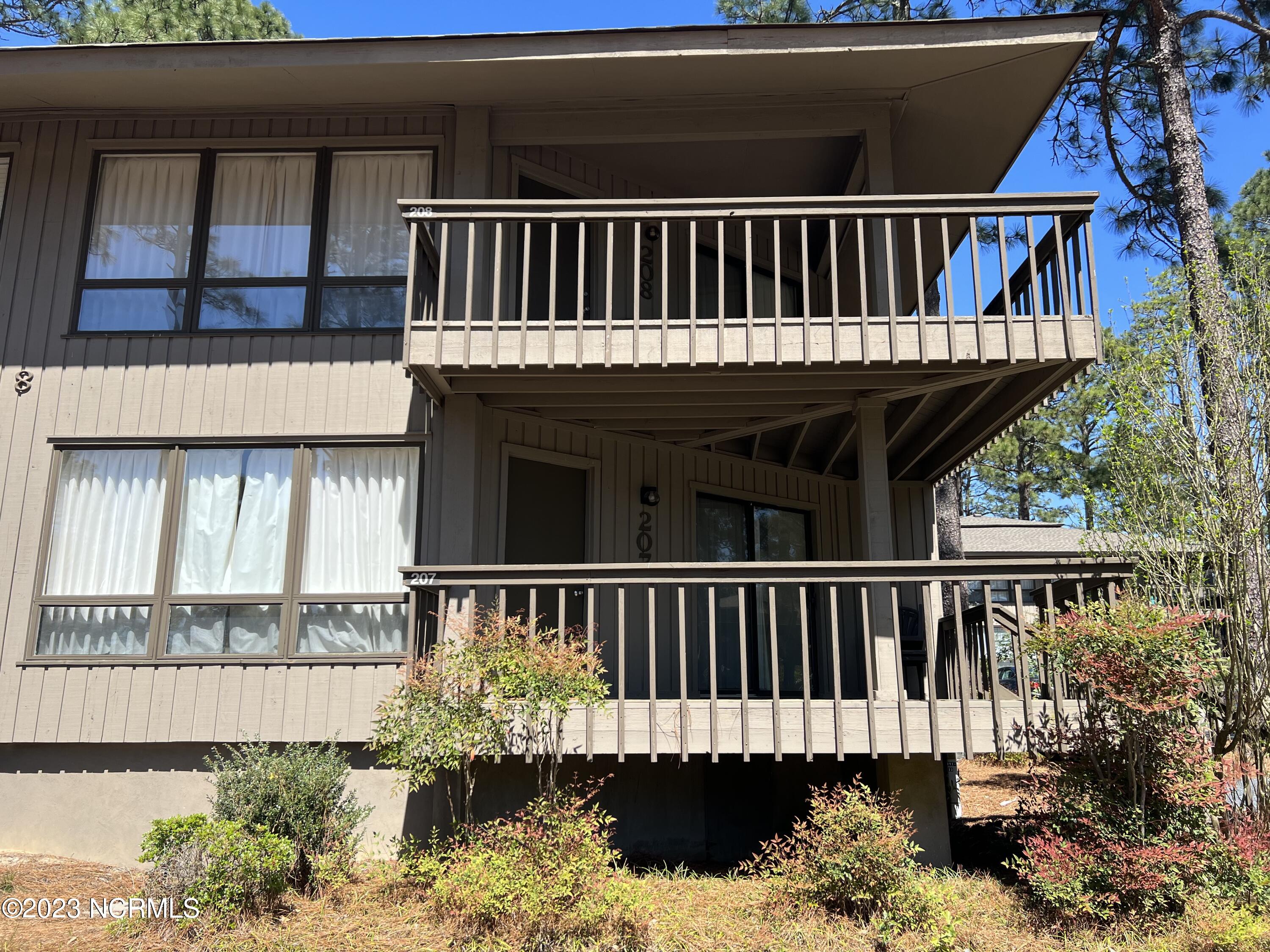 207 Foxkroft Drive — photo