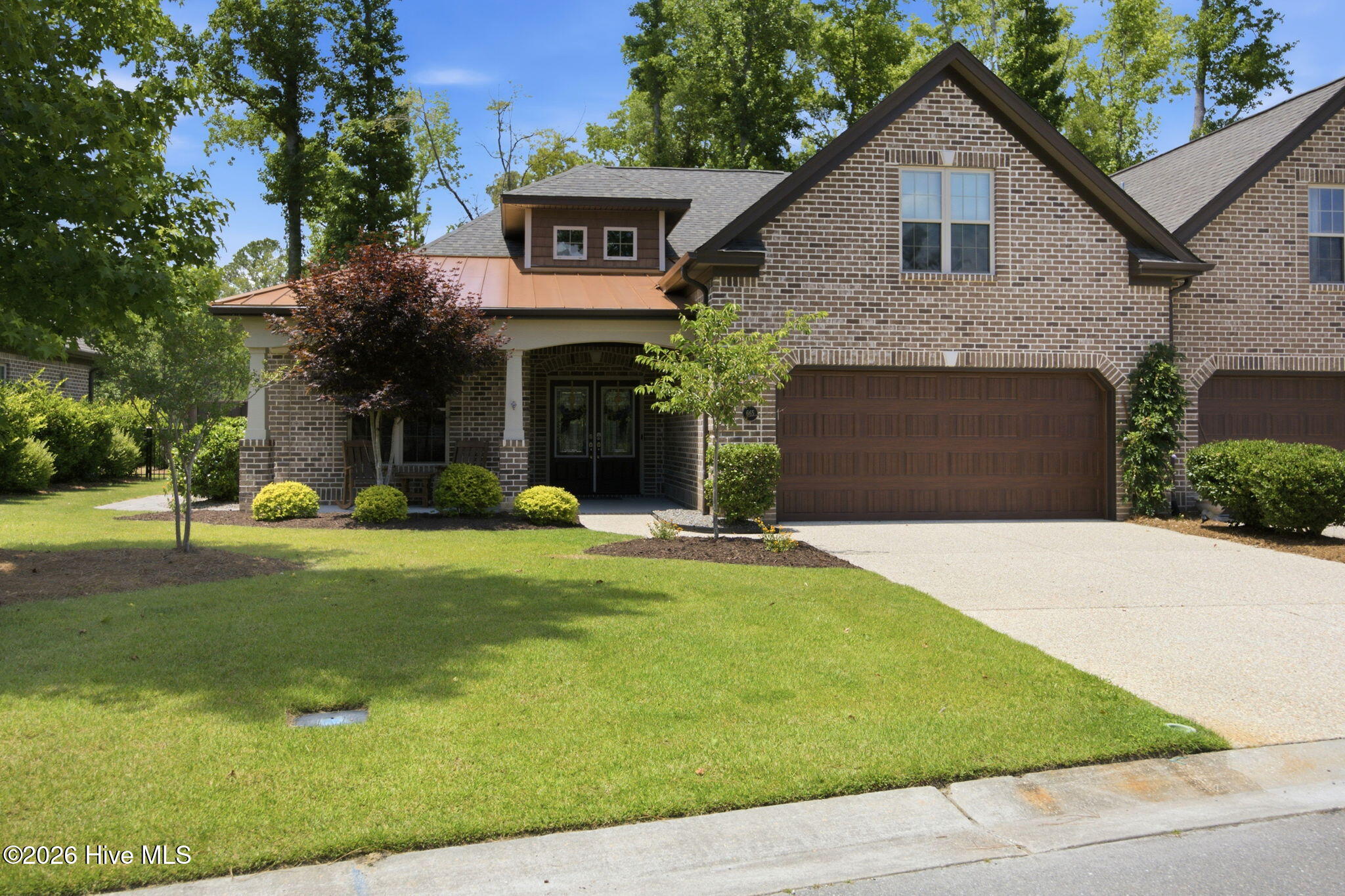 665 Jenoa Drive — photo