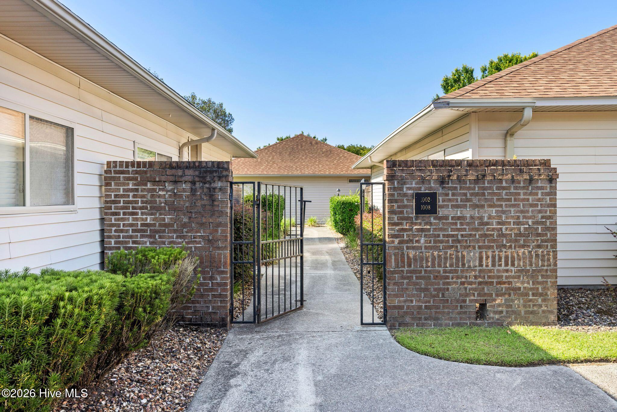 1002 Summerlin Falls Court — photo