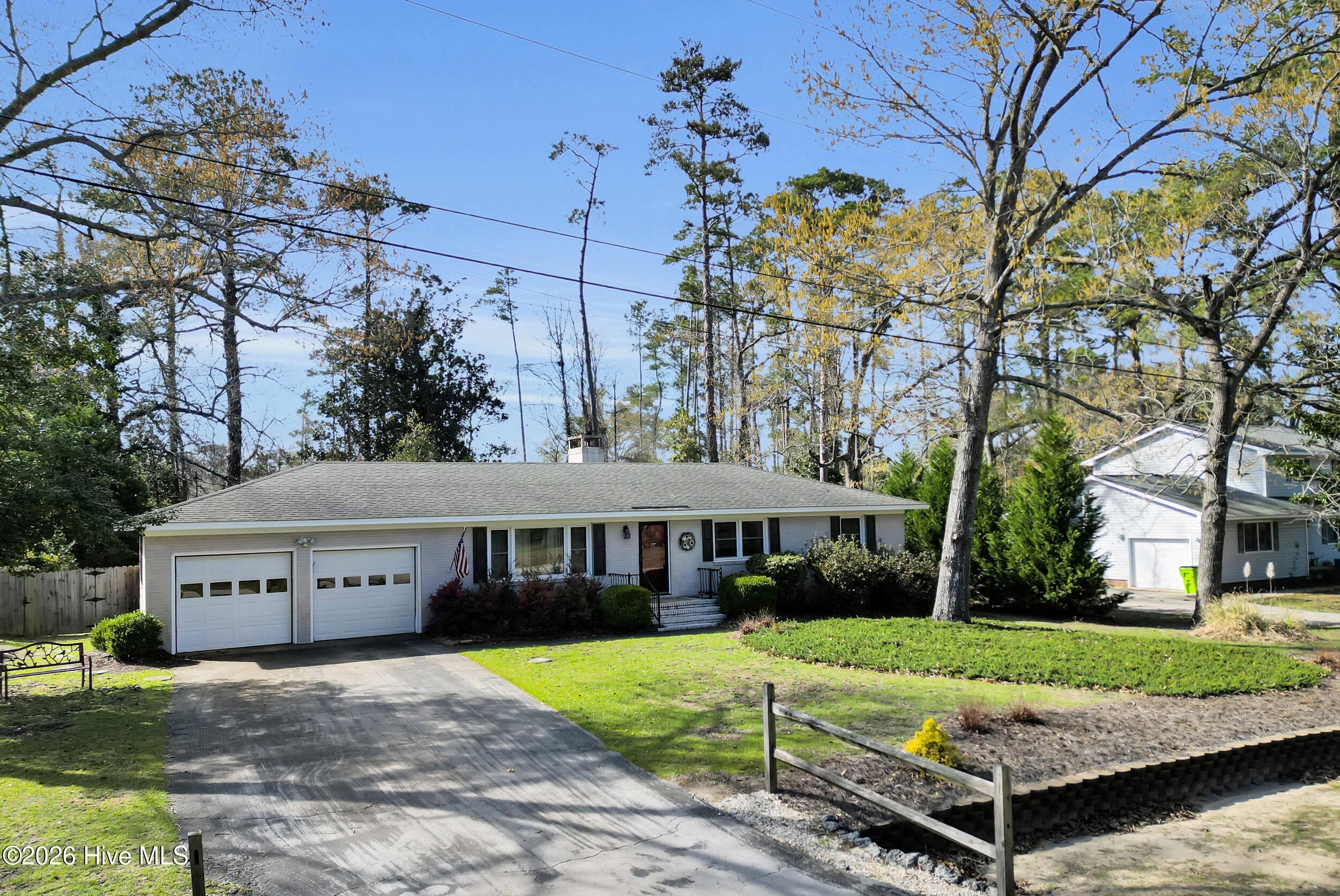 609 Edgehill Road — photo