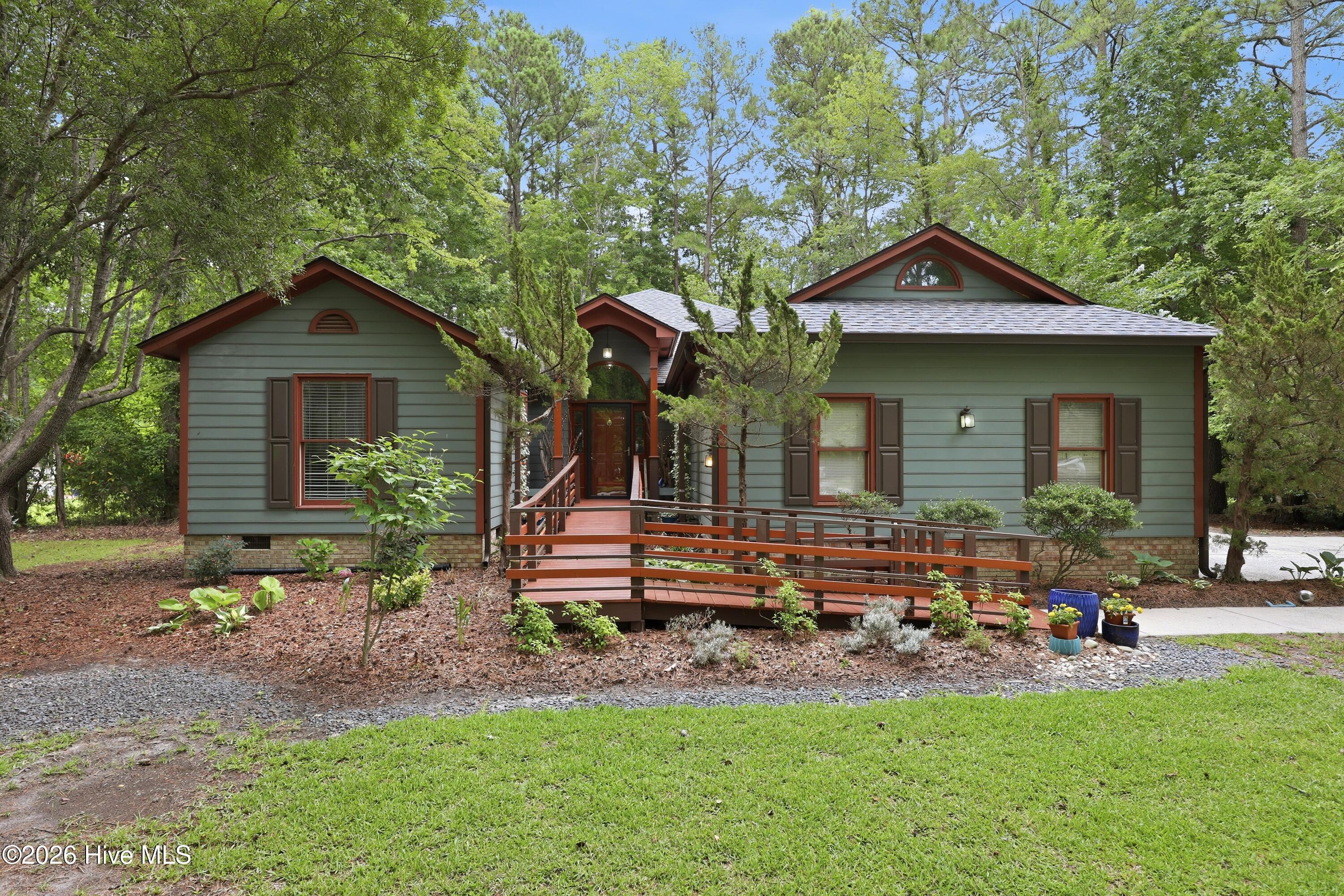 6015 Club House Drive — photo