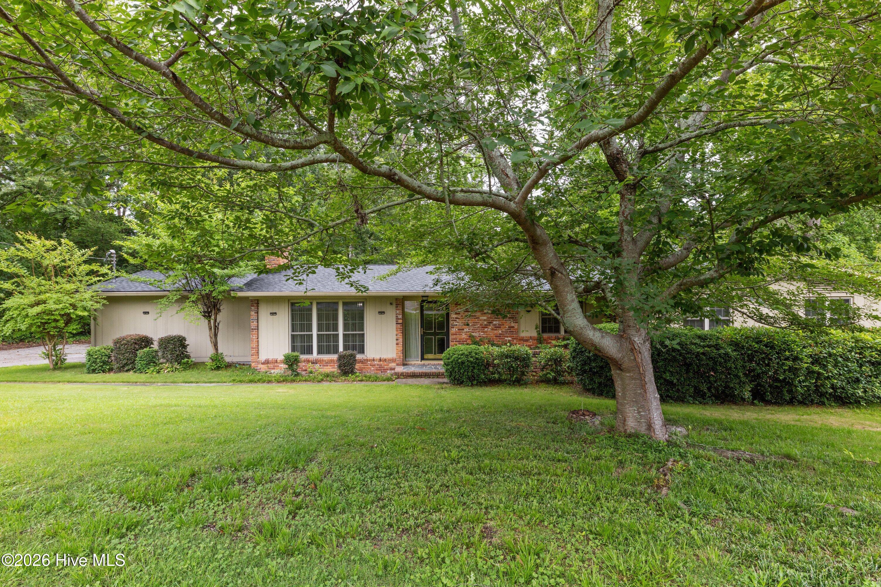744 Lancaster Road — photo