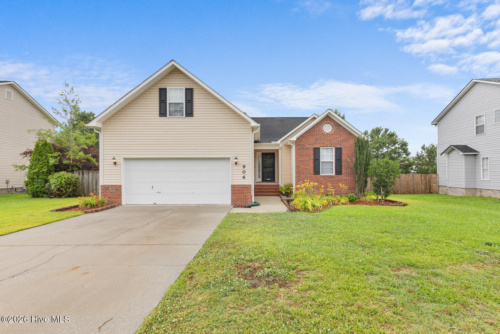 906 Savannah Drive — photo