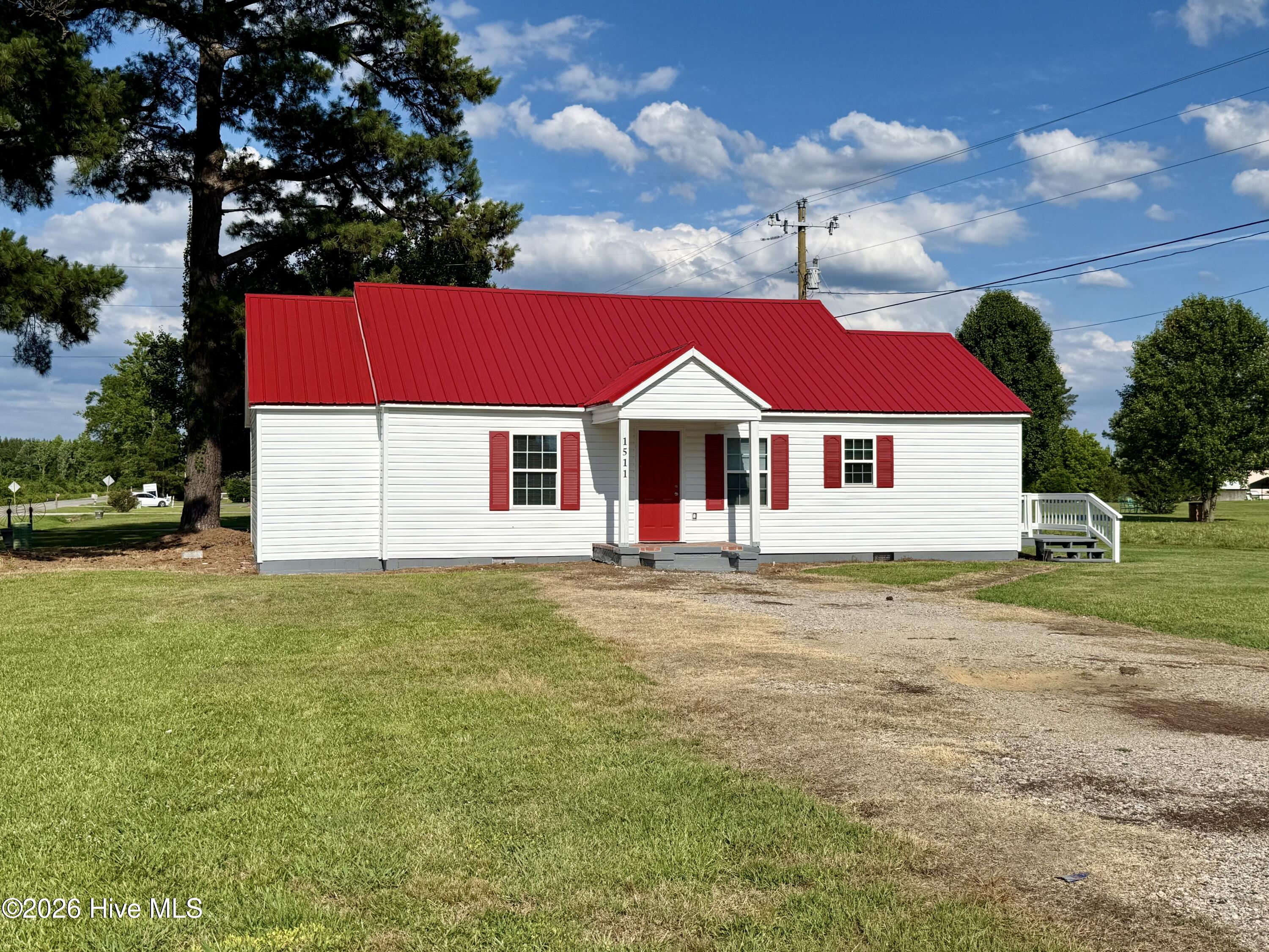 1511 Hexlena Road — photo