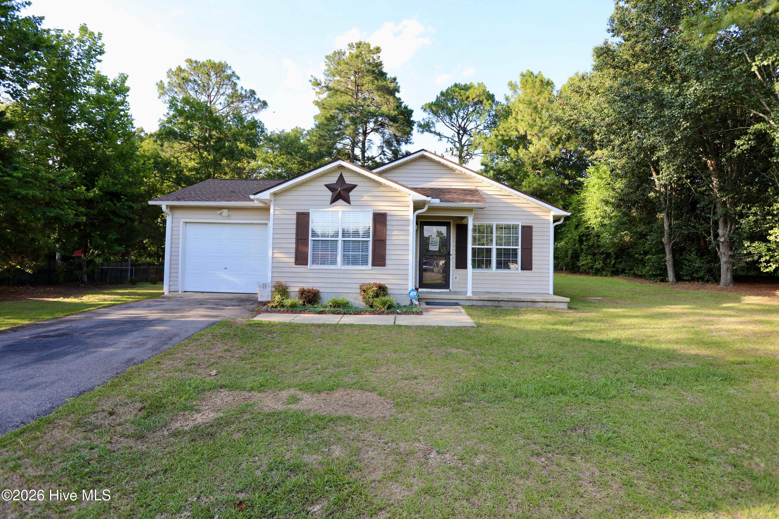 110 Robin Hood Lane — photo