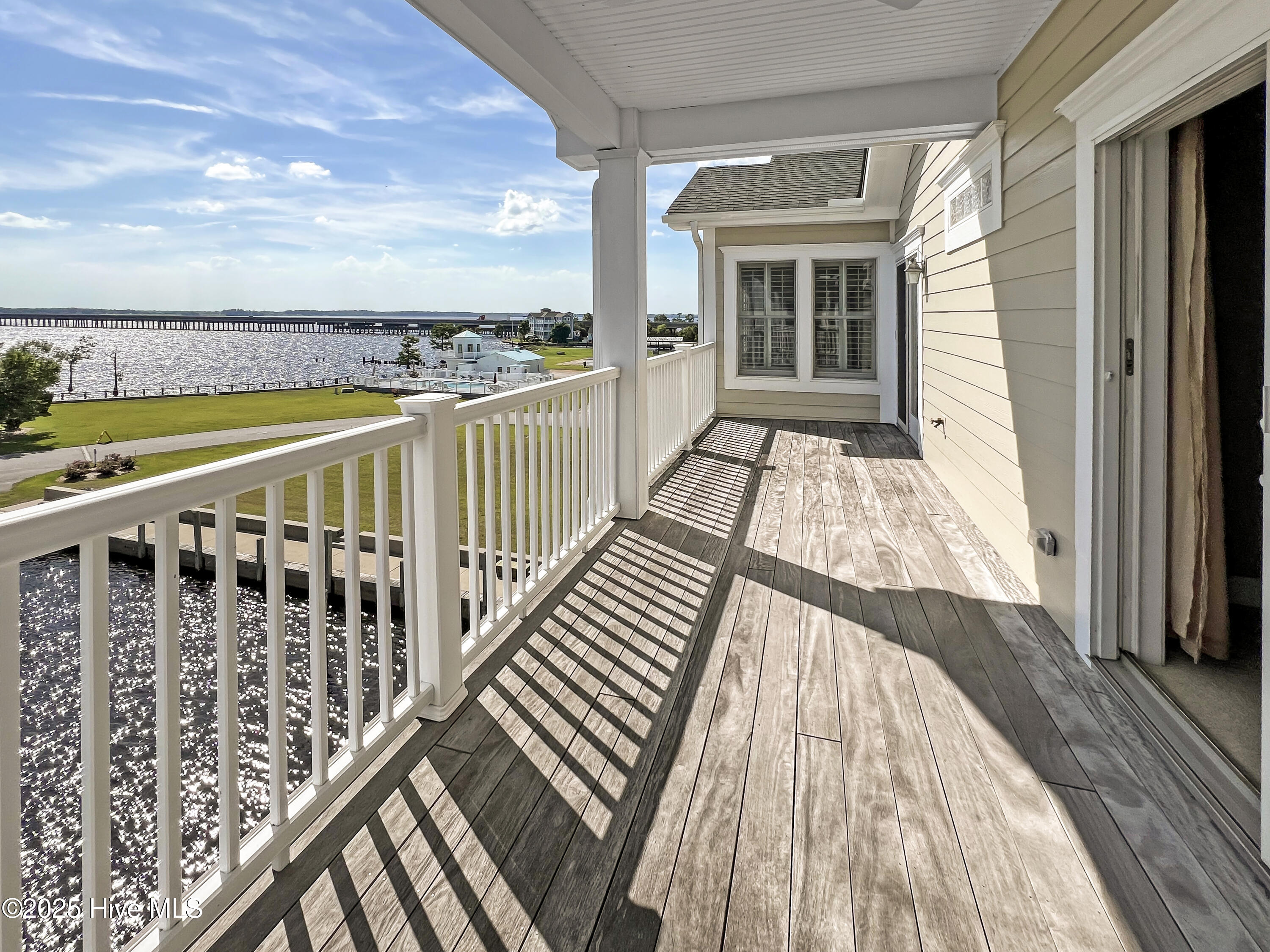 148 Wharf Landing Drive Unit F — photo