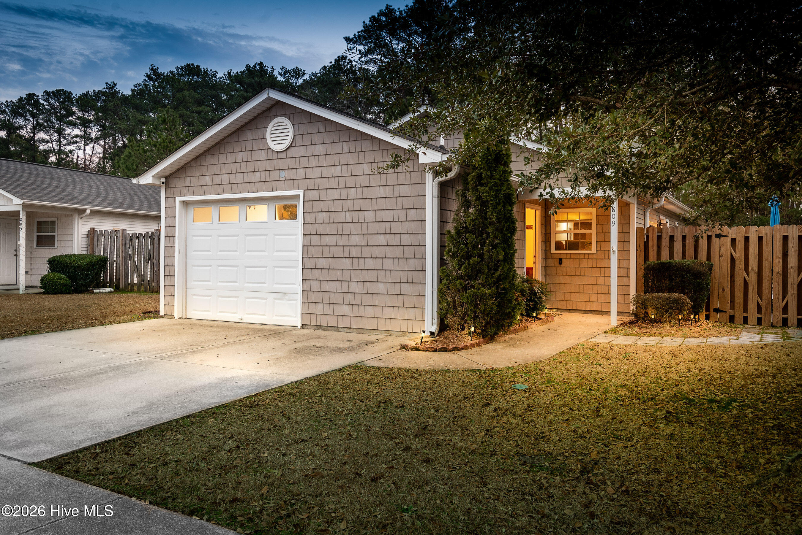 1809 Gretna Drive — photo