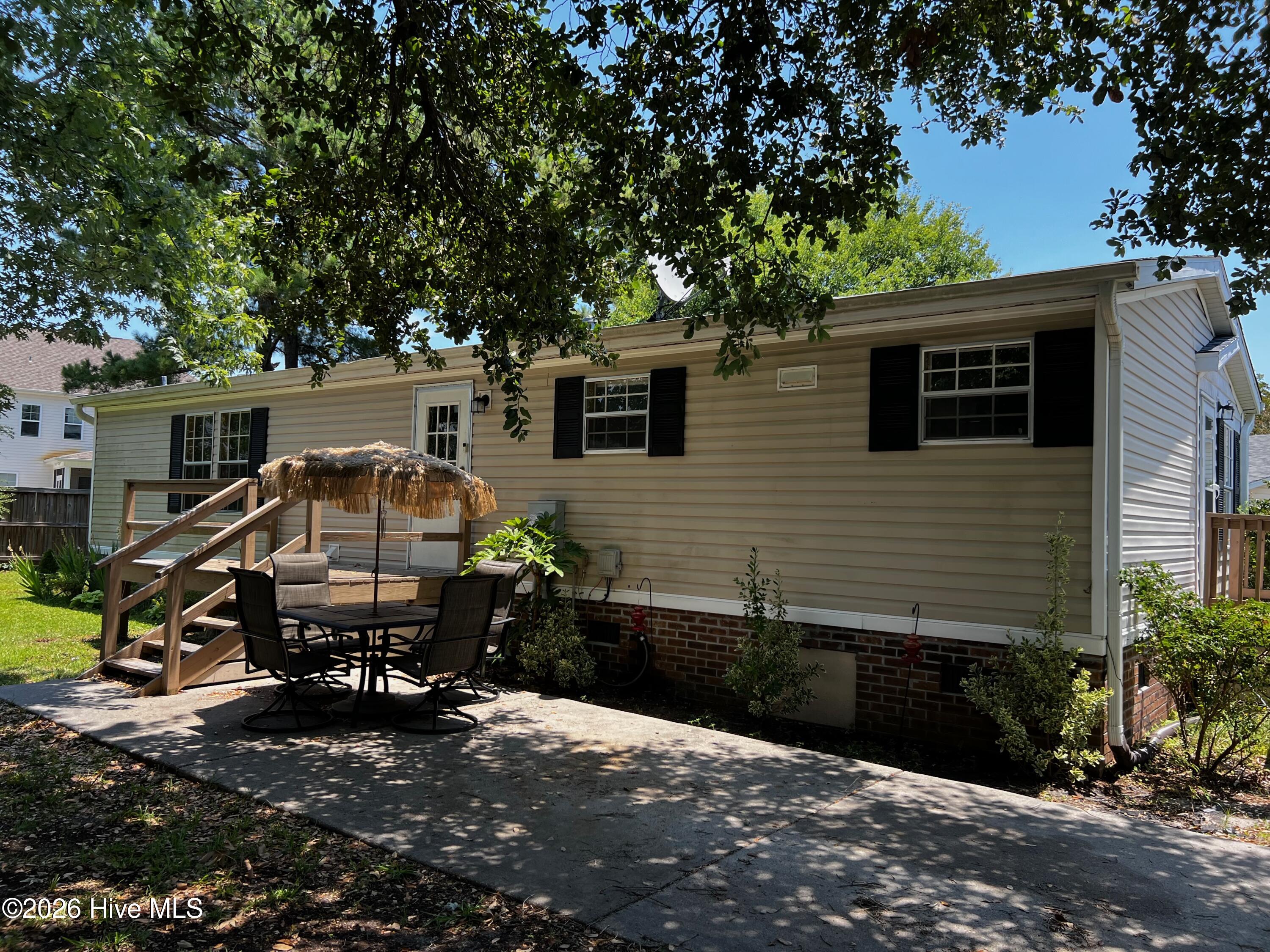 907 Kontiki Court — photo