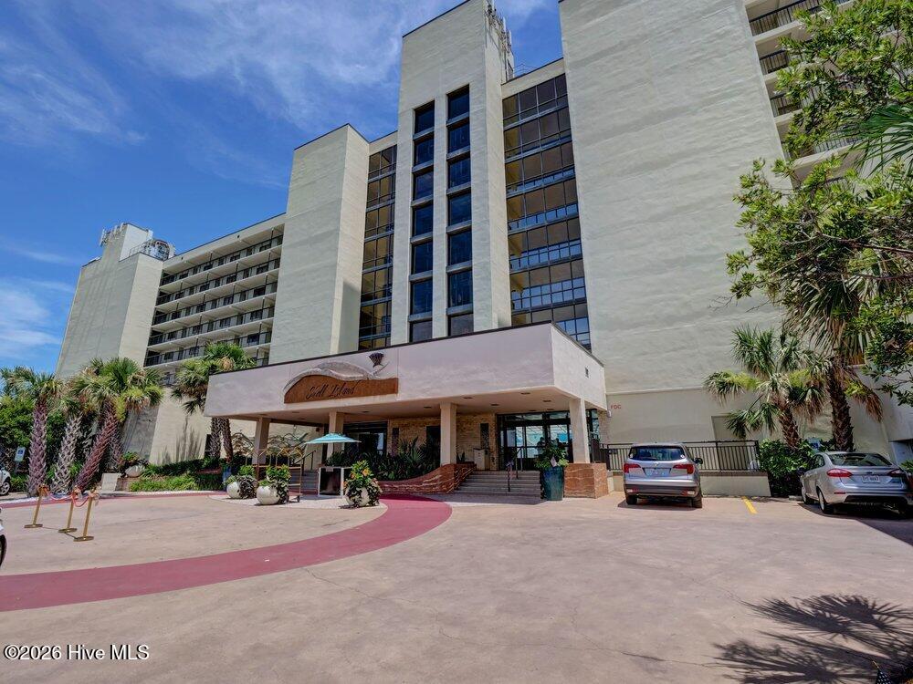 2700 N Lumina Avenue N Unit 817 — photo