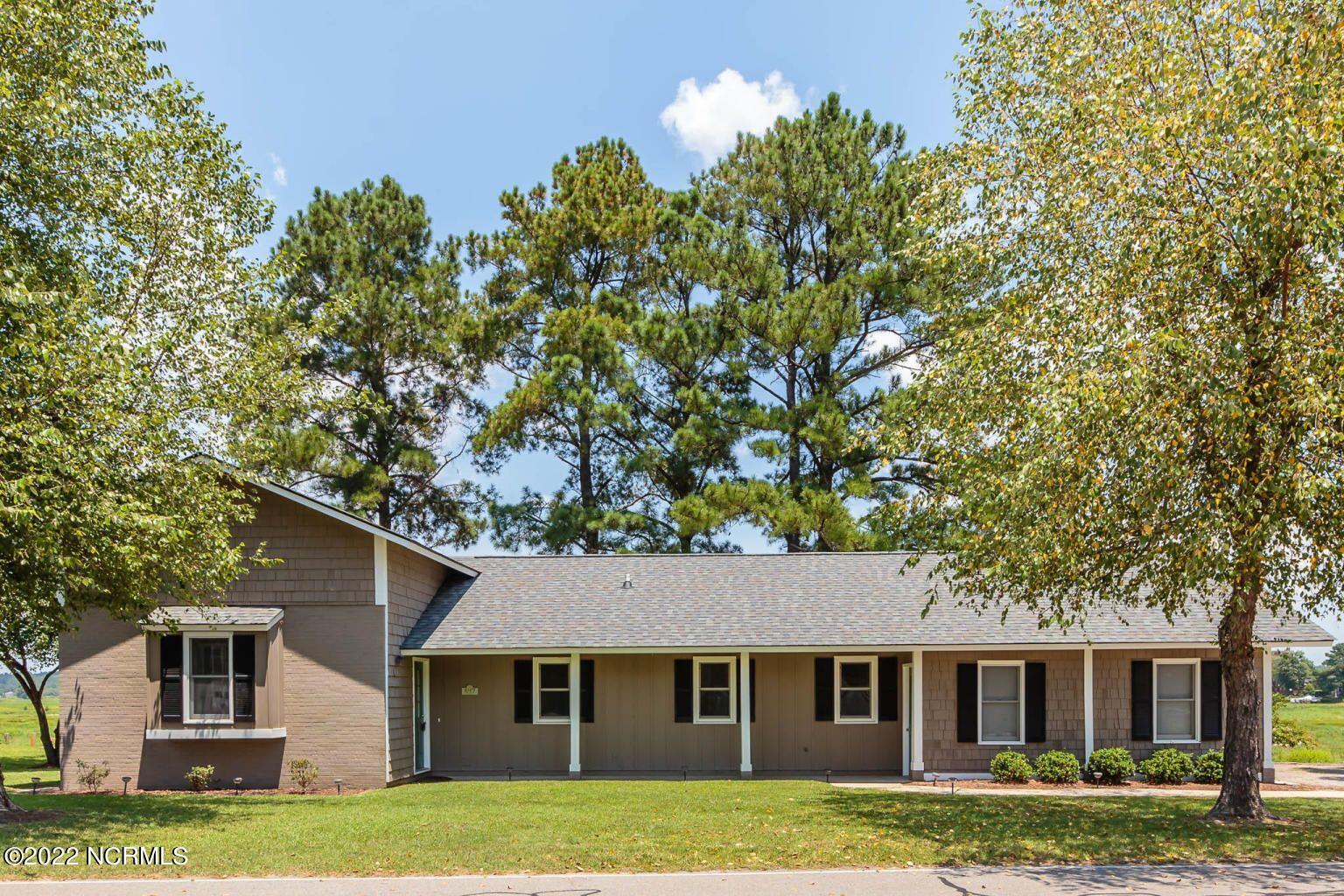 647 Castleberry Court — photo