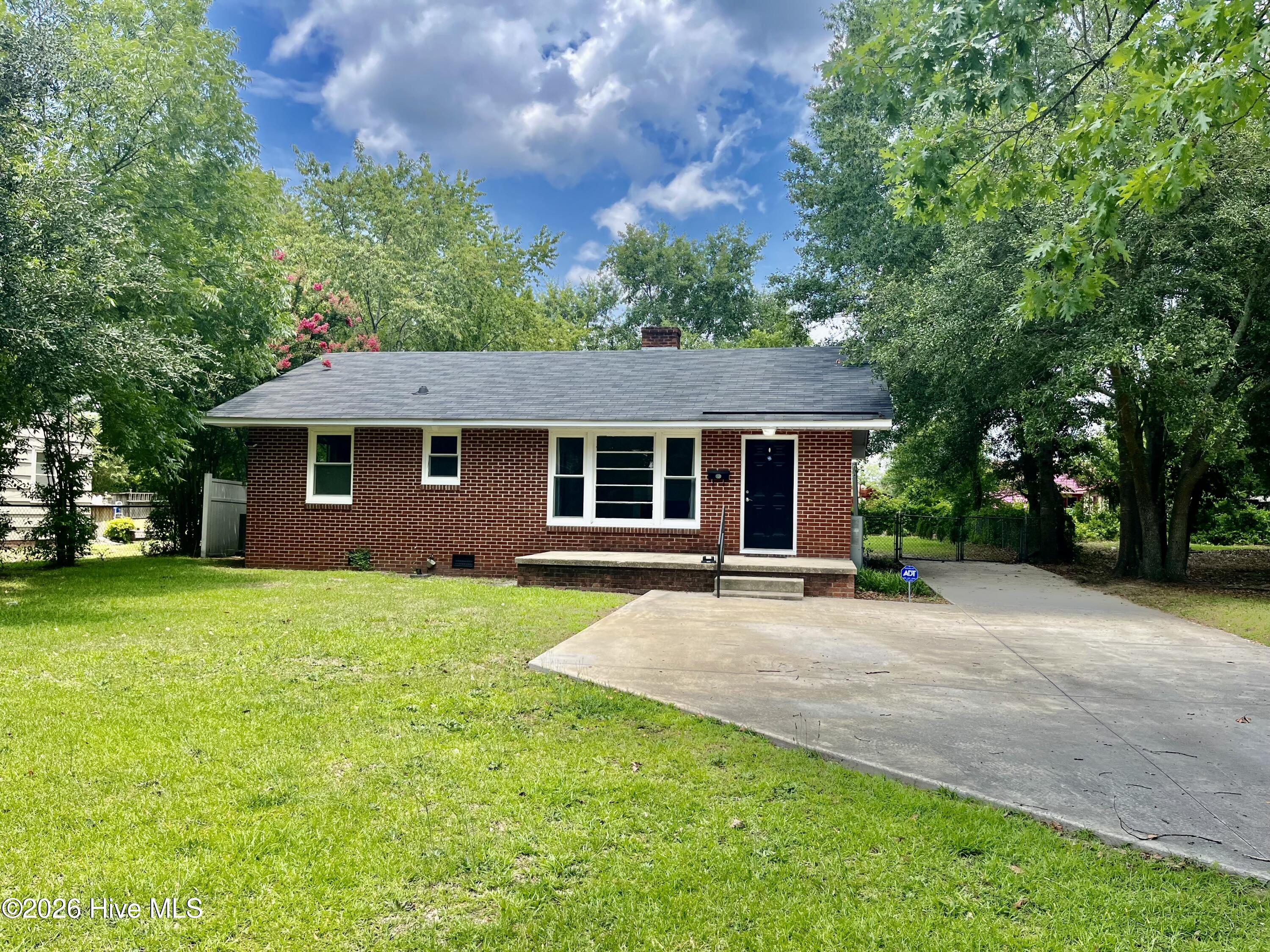1709 Beech Street — photo