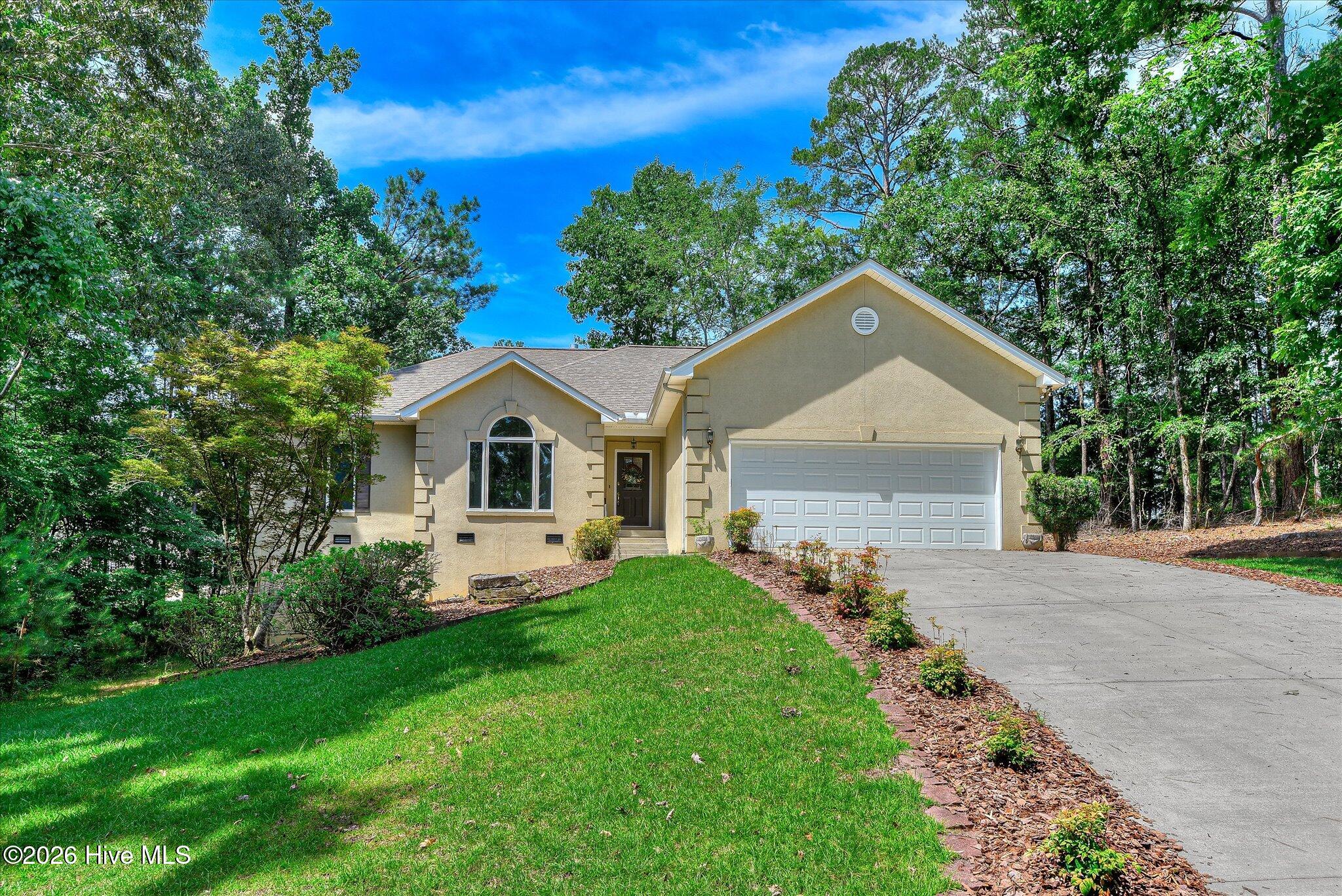 105 Azalea Circle — photo