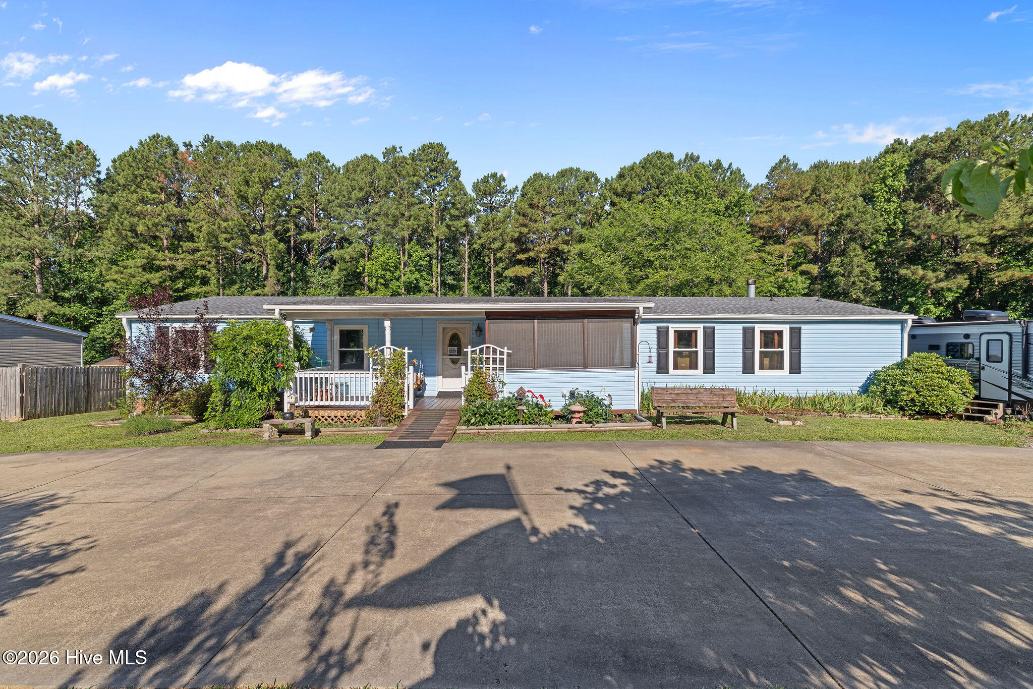 200 Sunray Drive — photo