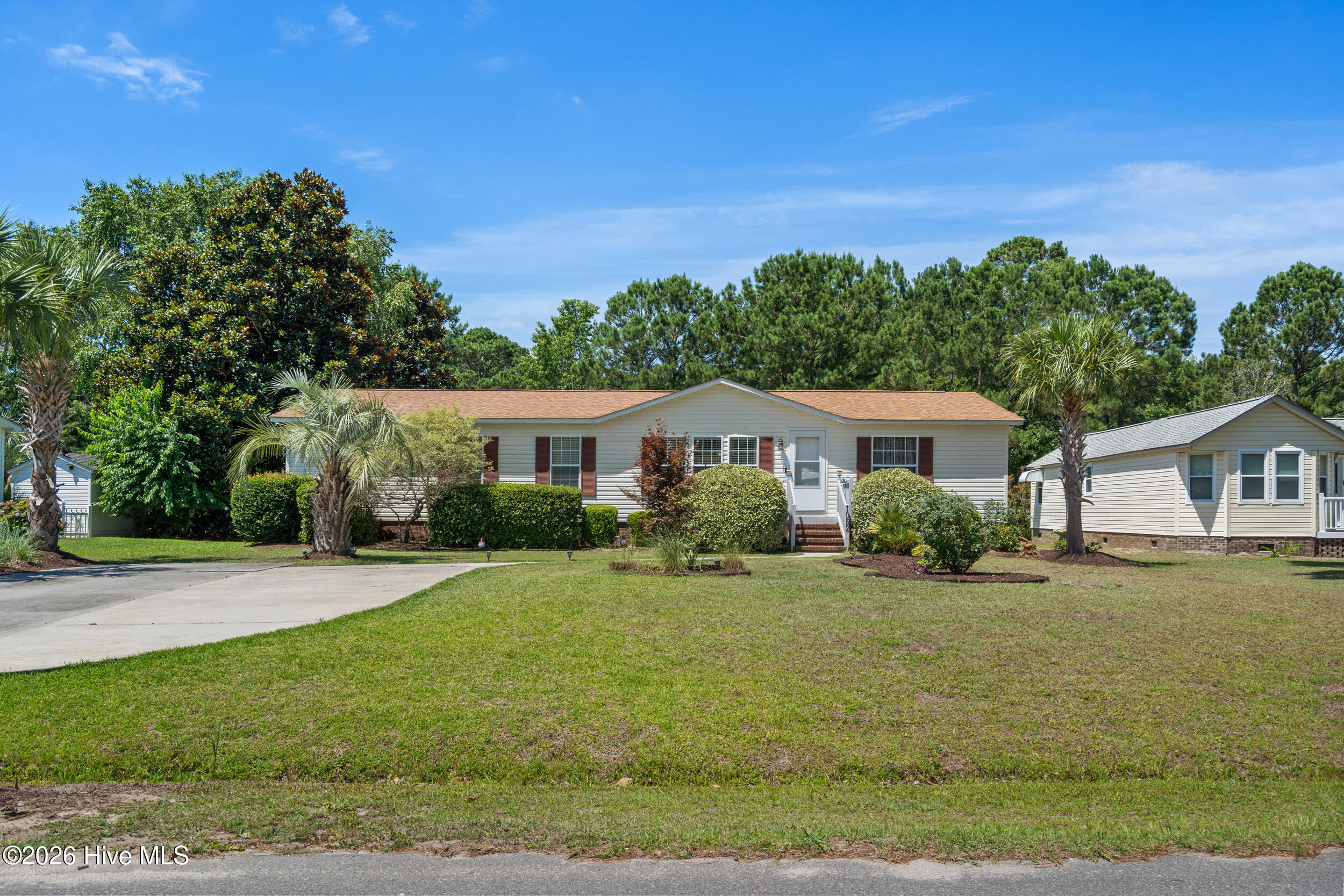 1052 Waterview Lane SW — photo