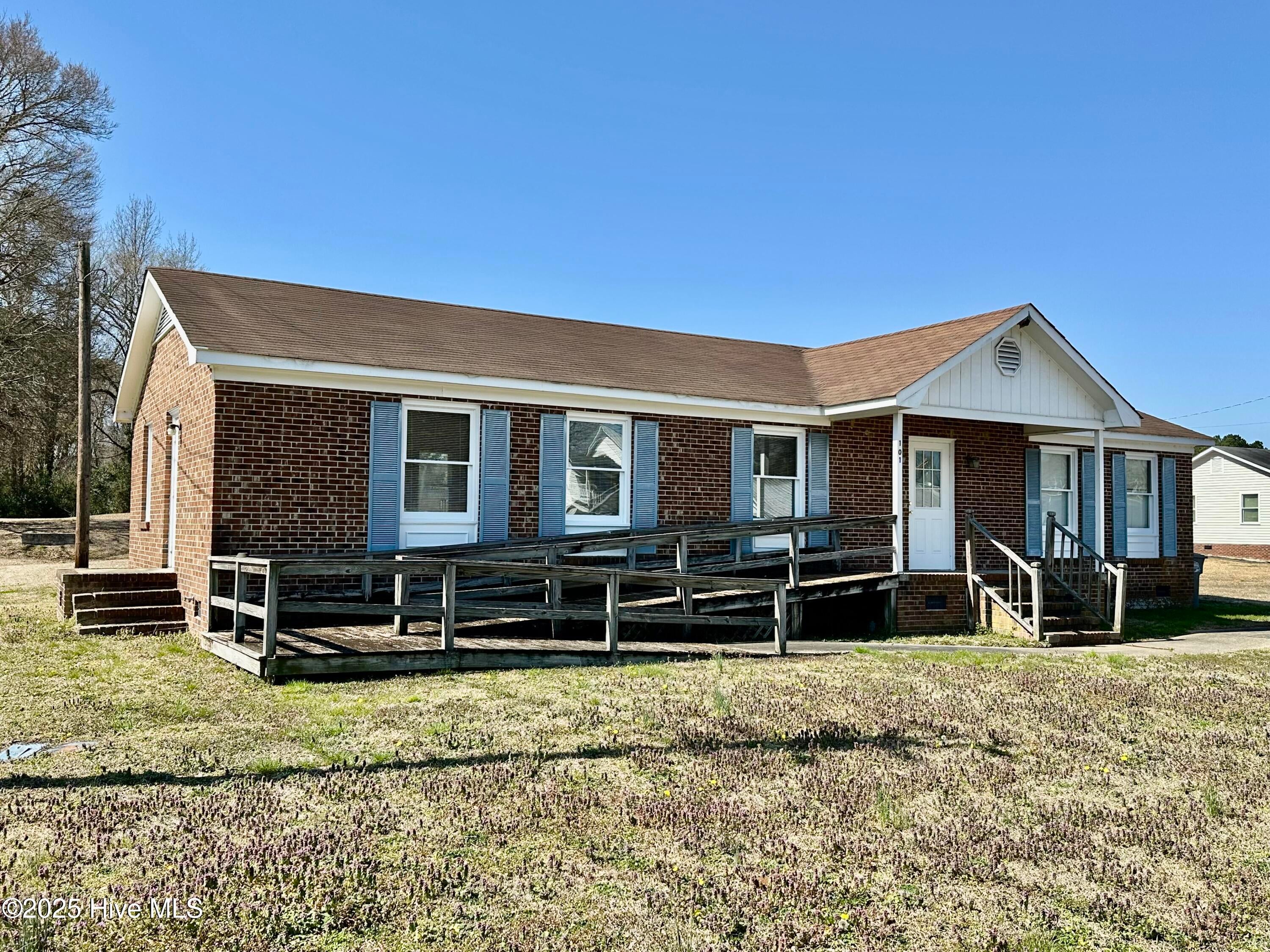 101 Sutton Drive — photo