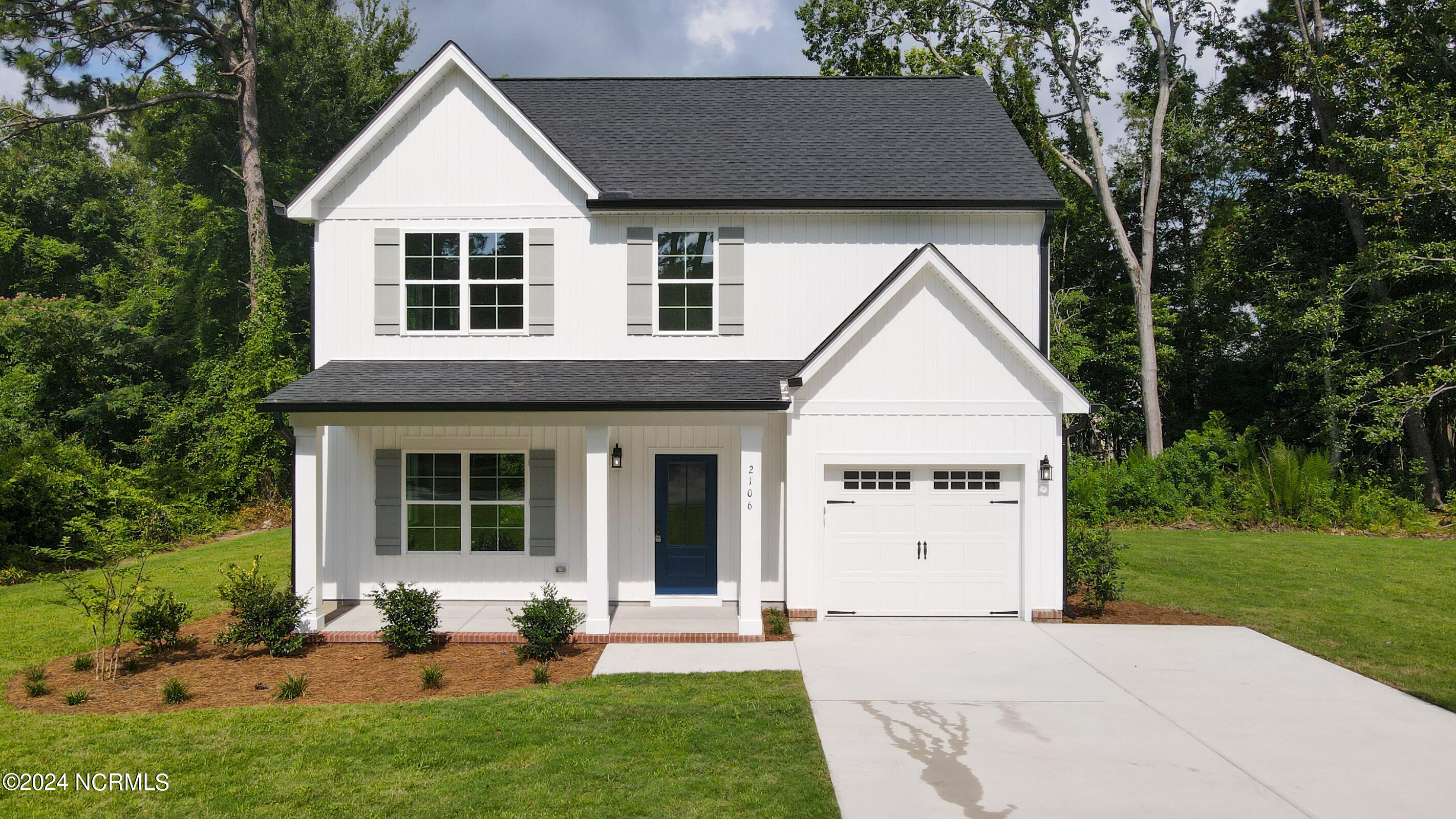 2106 Holly Drive — photo