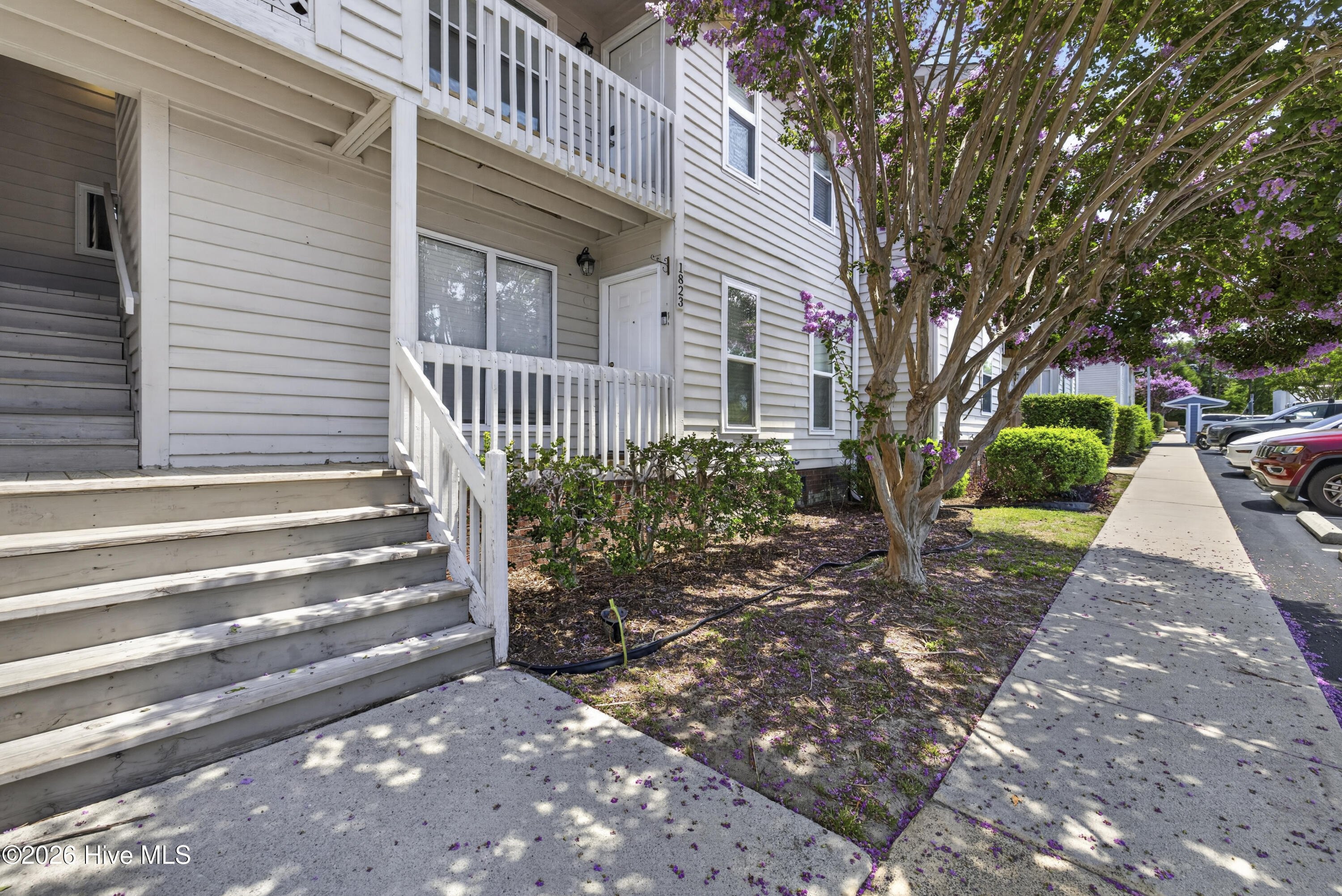 1823 Savannah Court B3 — photo