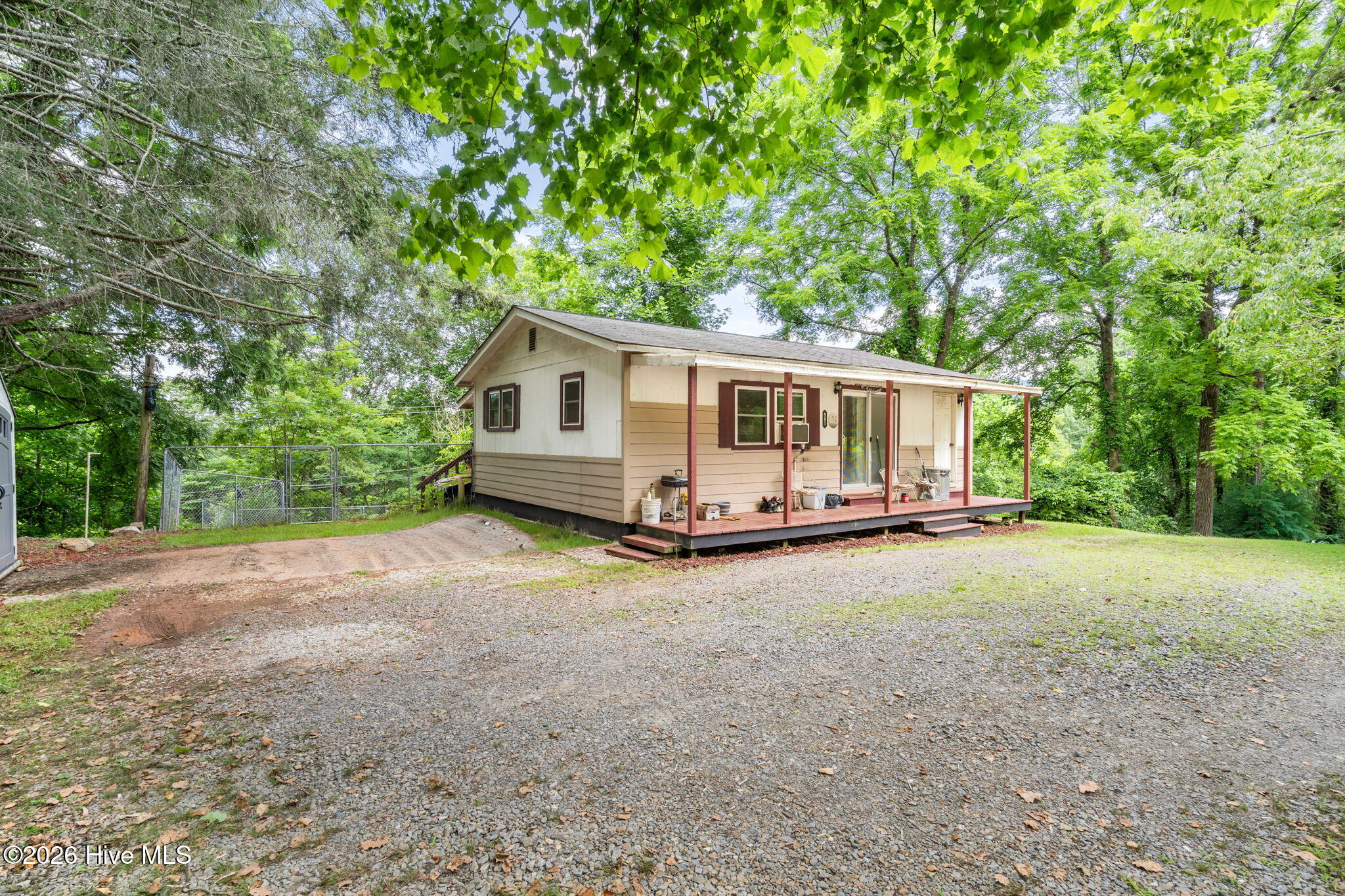 501 Hyatt Creek Road — photo