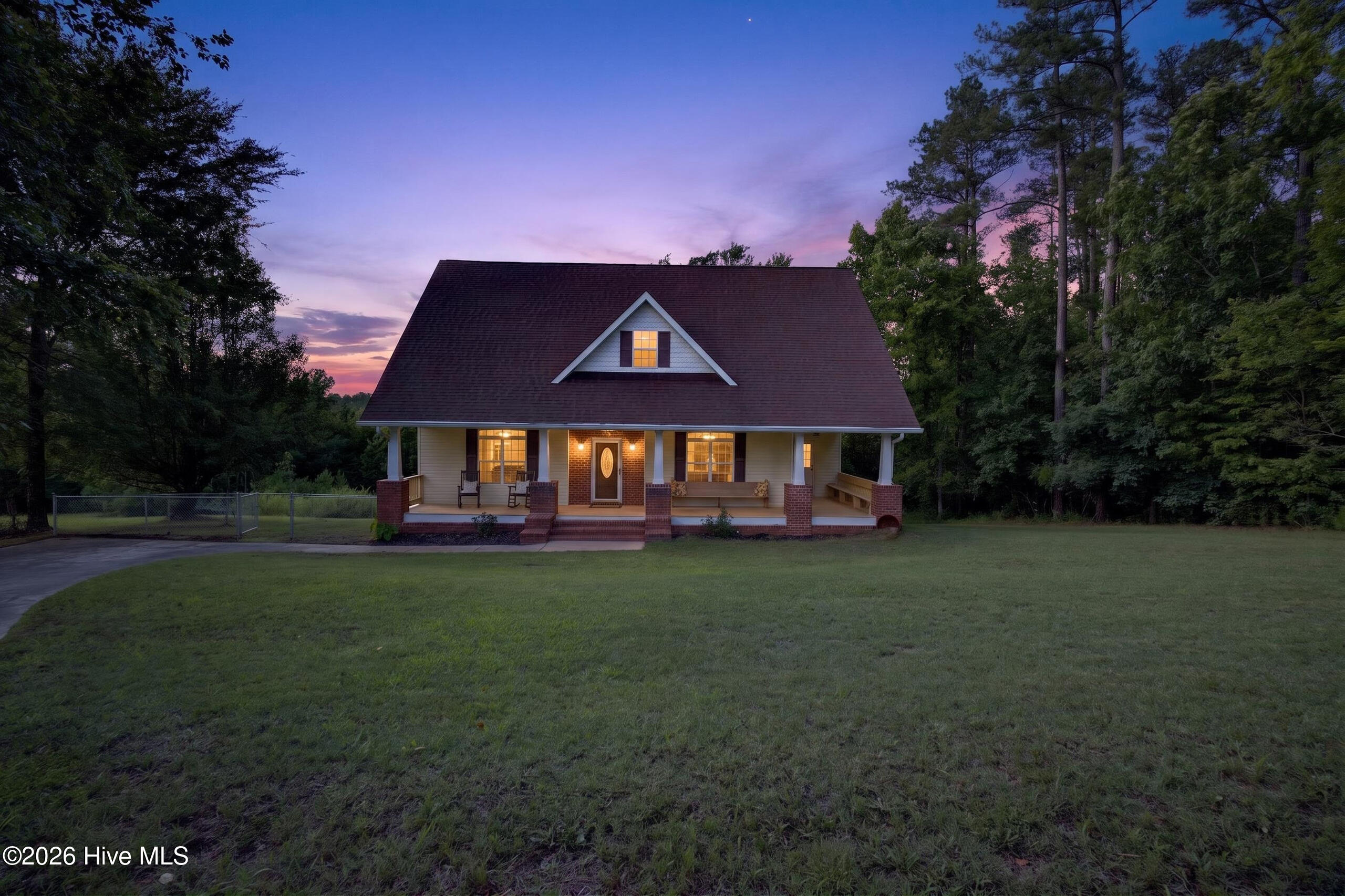 138 Ashwood Drive — photo