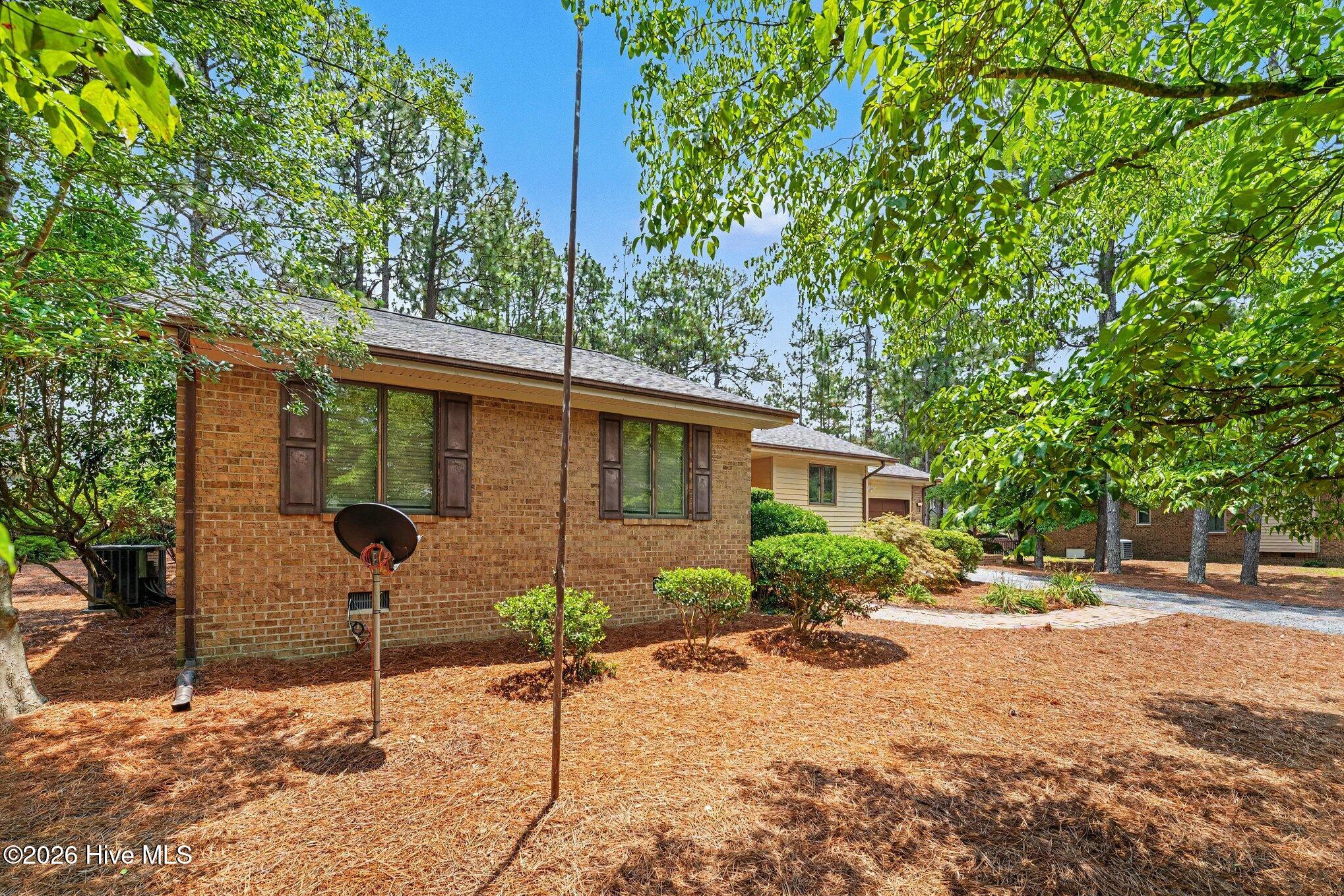 1555 Longleaf Drive E, Pinehurst, NC 28374 — photo 3