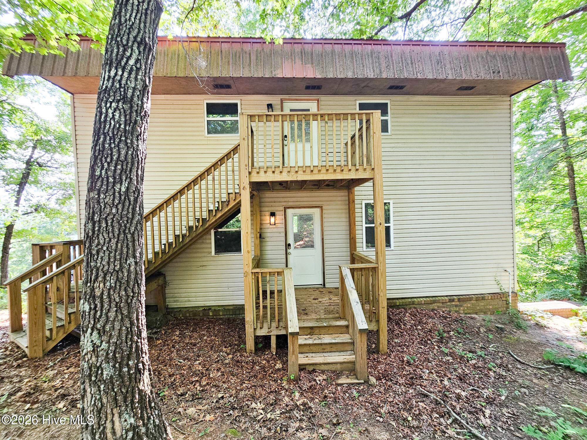 128 Manor Drive a & B — photo
