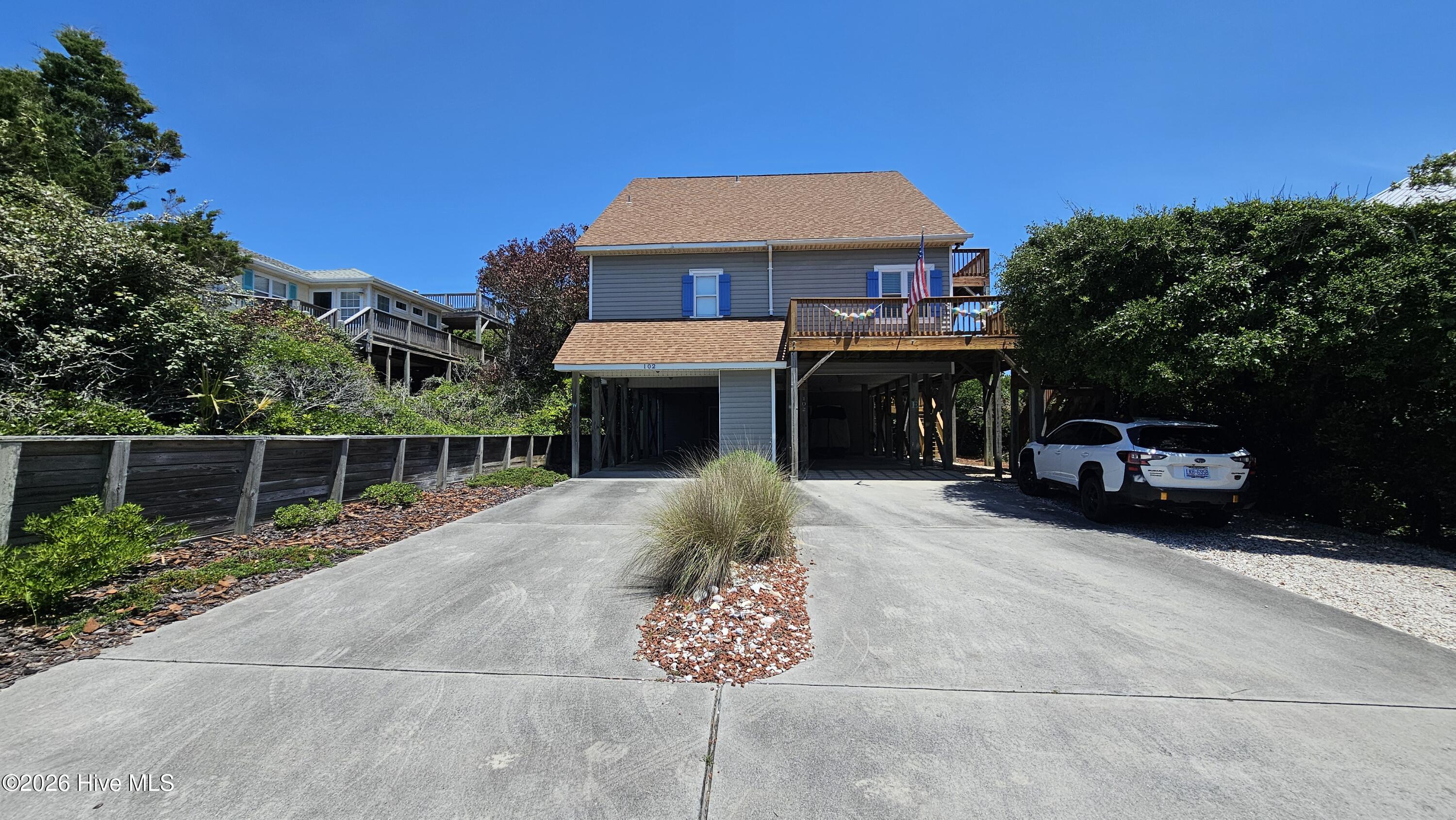 102 W Scotch Bonnet Drive — photo