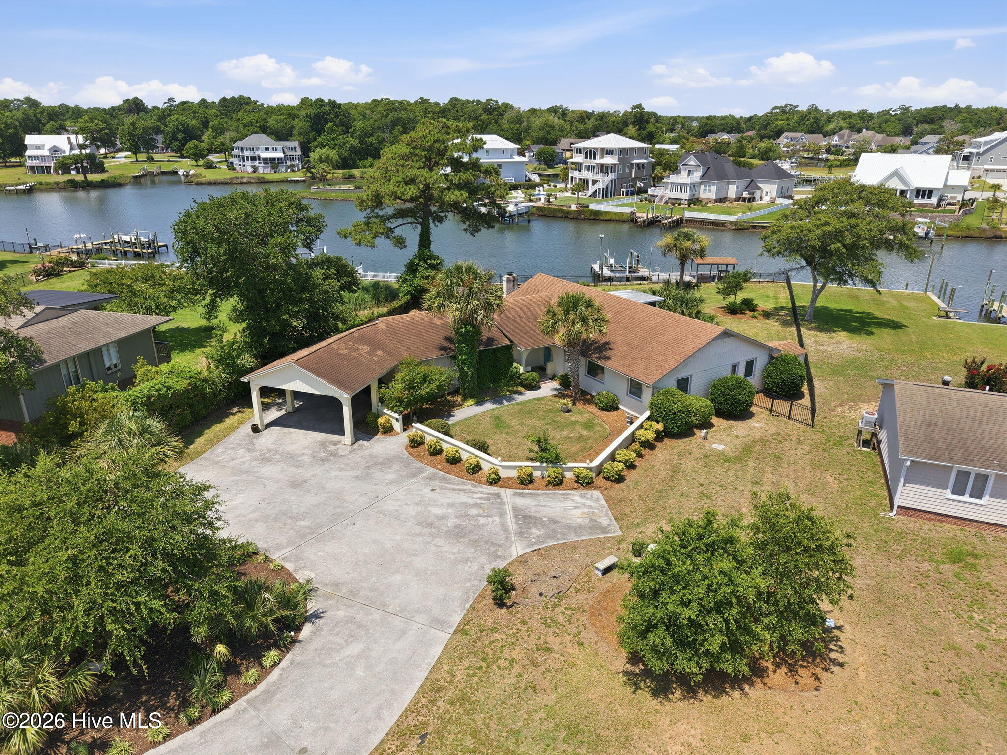 220 Club Point Drive — photo