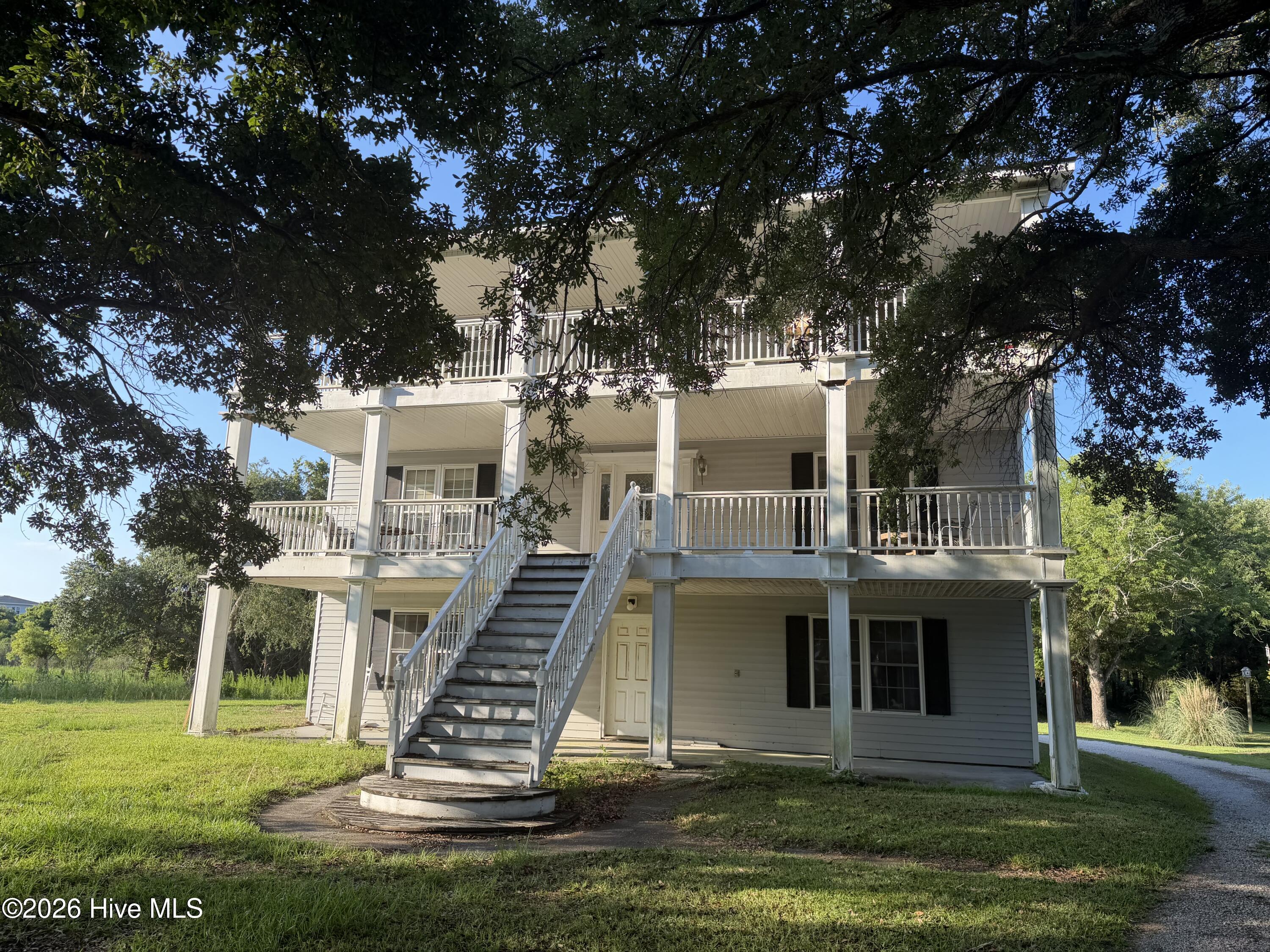 215 Shell Drive — photo