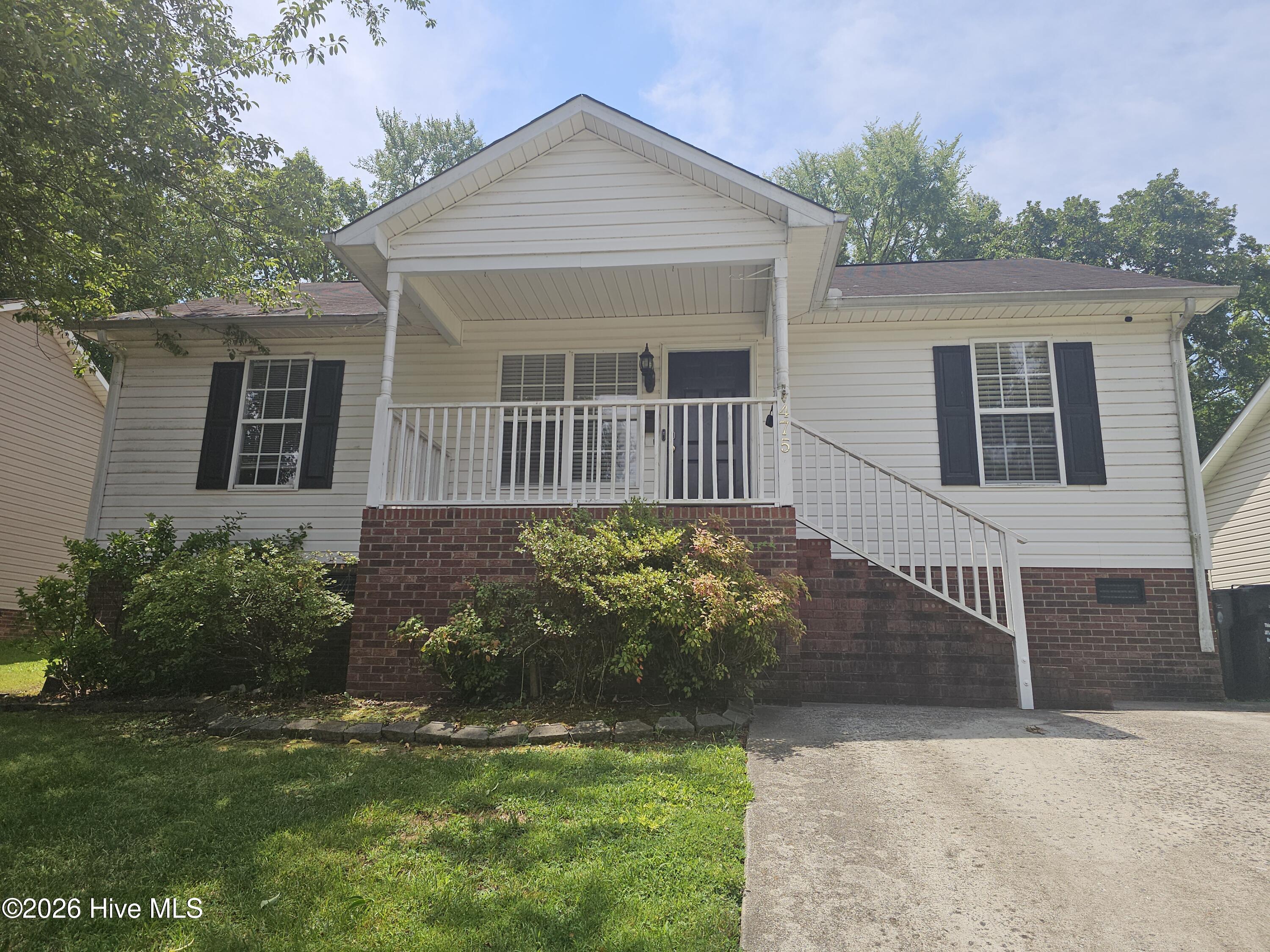 475 Hillandale Street NE — photo