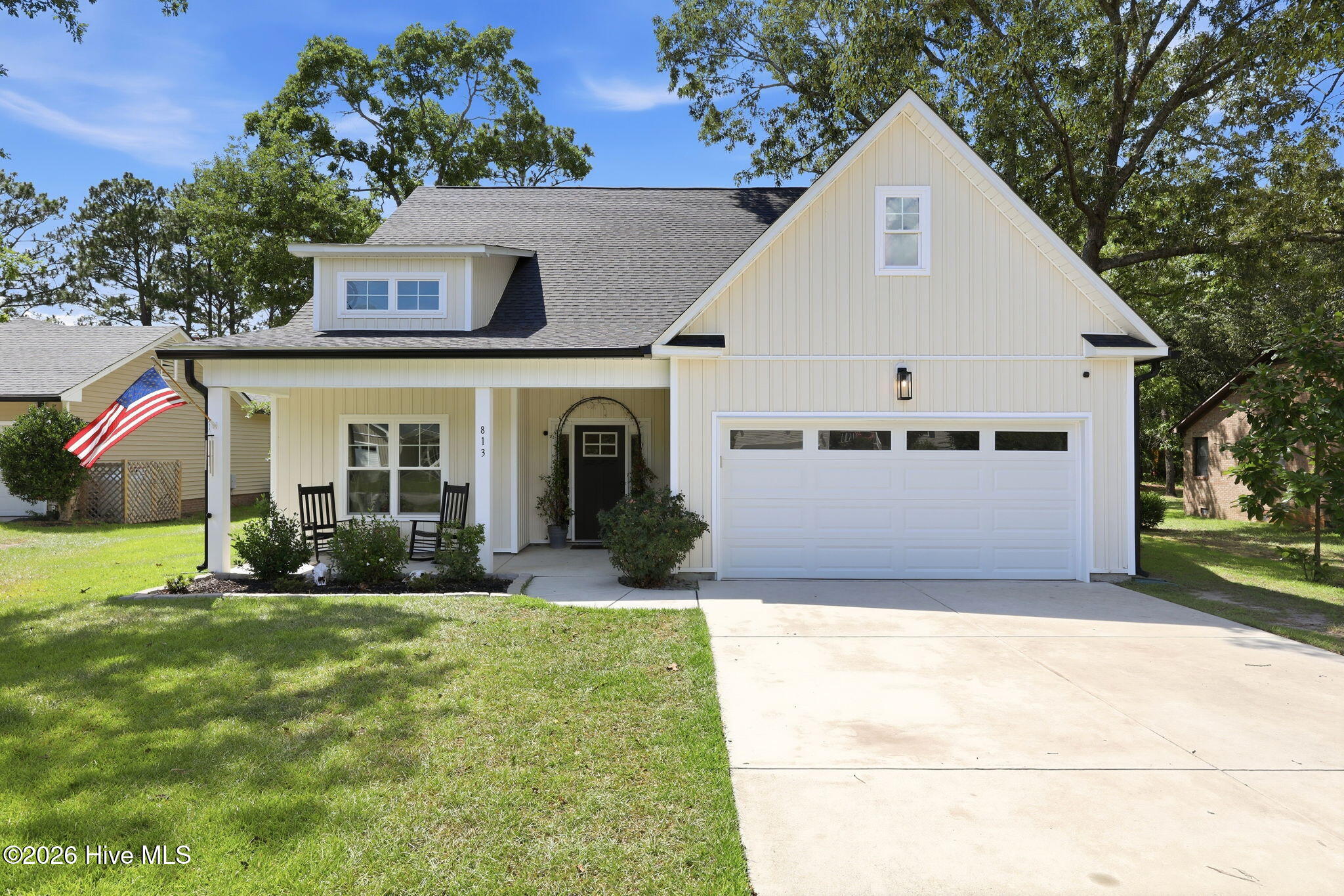 813 Bluebird Drive — photo
