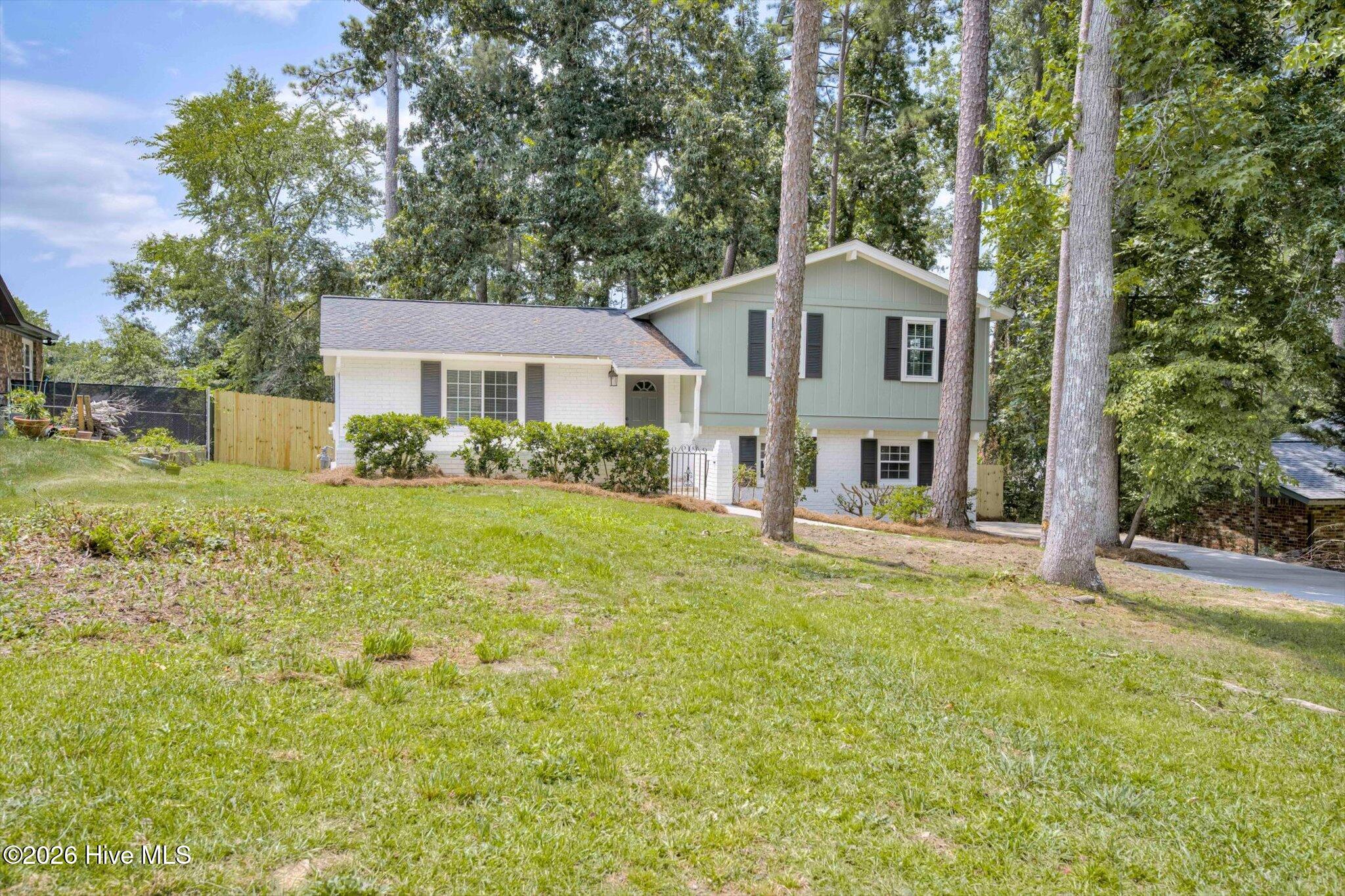 4570 Colonial Road — photo