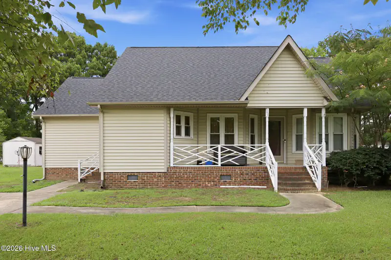 566 Ridge Drive — photo